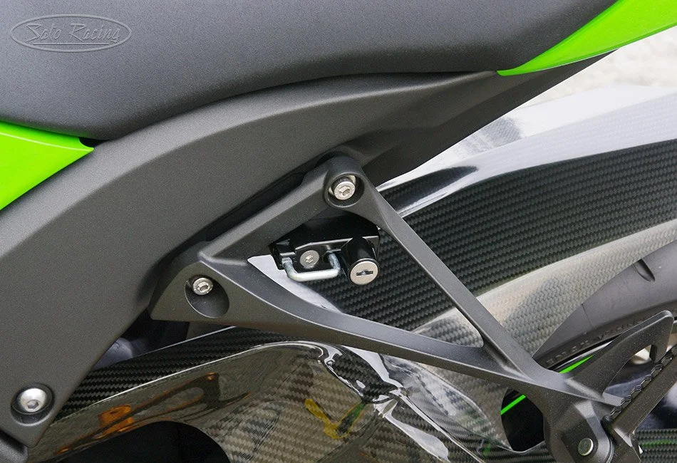 K-ZX1011HL_2011_ZX10R_fit_L1.jpg