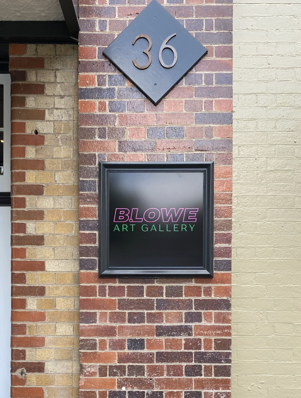 Emerging professional mid century modern artist Gina Ward exhibiting at Brisbane's newest contemporary art galley, B.Lowe Art Galley located in Fortitude Valley, Australia