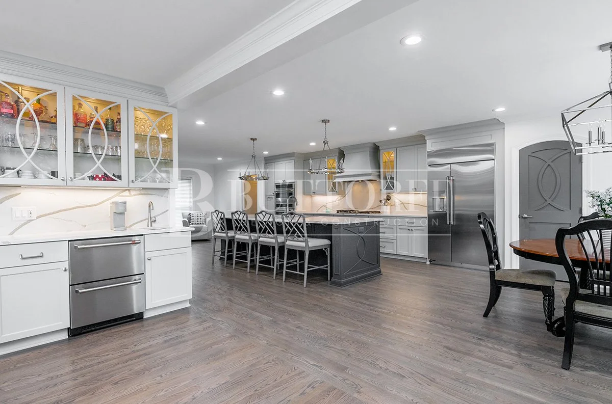  Kitchens 