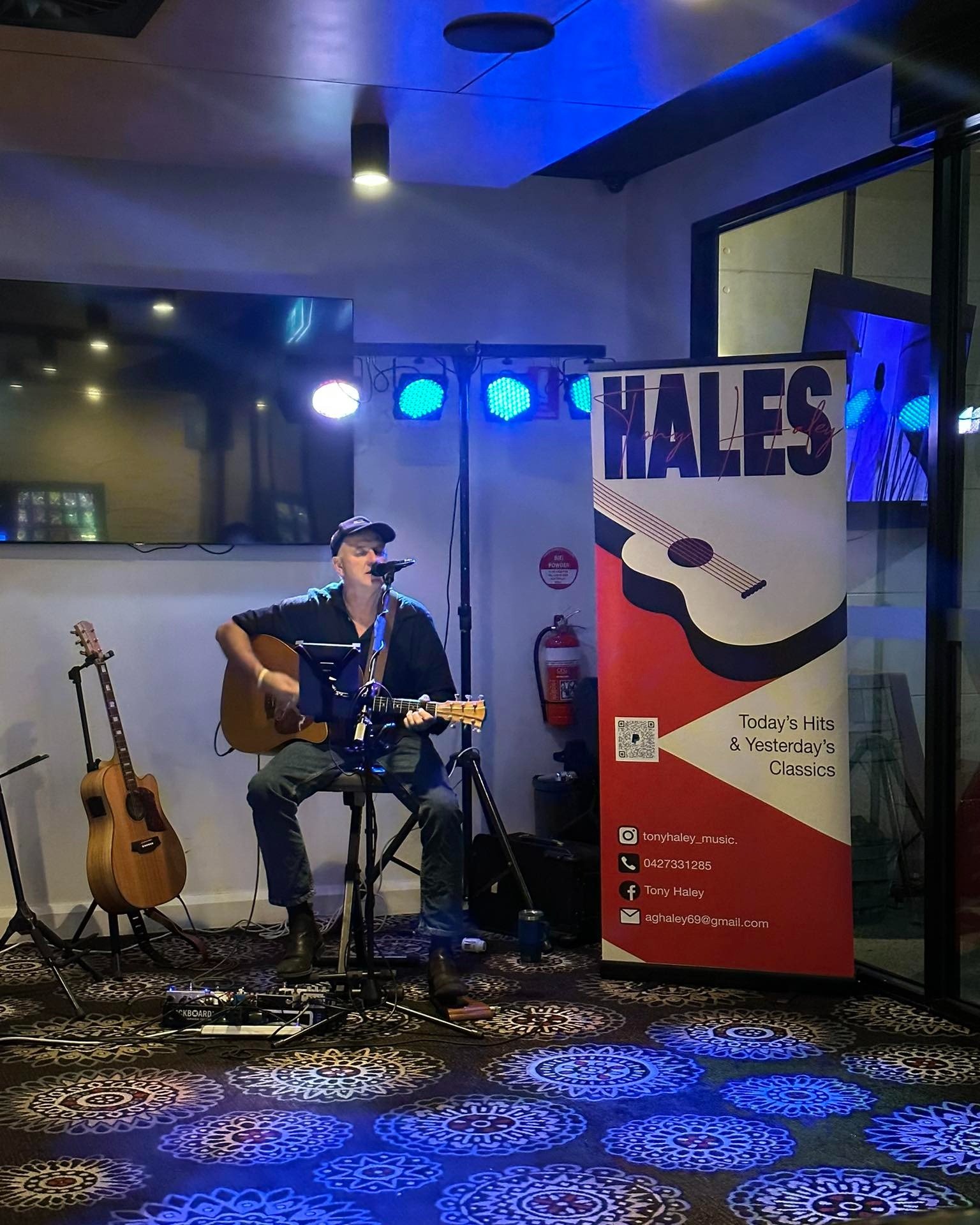 Get on down the Commi this Fri 23 Oct and get down with Tony Haley at the helm from 9pm. It's time to blow the froth off a couple 🍺