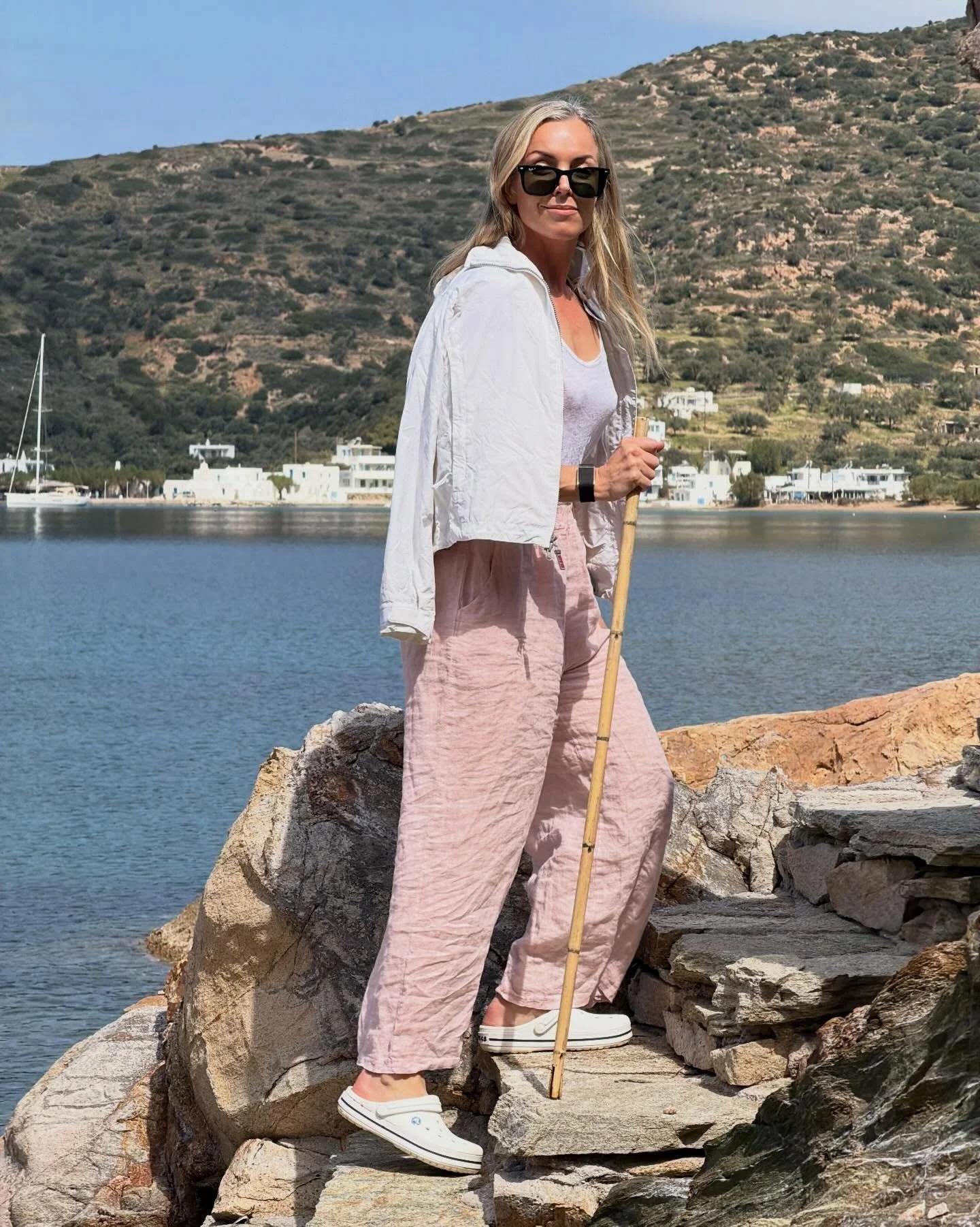 Postcard from Vathy, Sifnos 🇬🇷

Limping my way around the bay enjoy the off season and the spring warmth. Worth a visit 🫶🏼