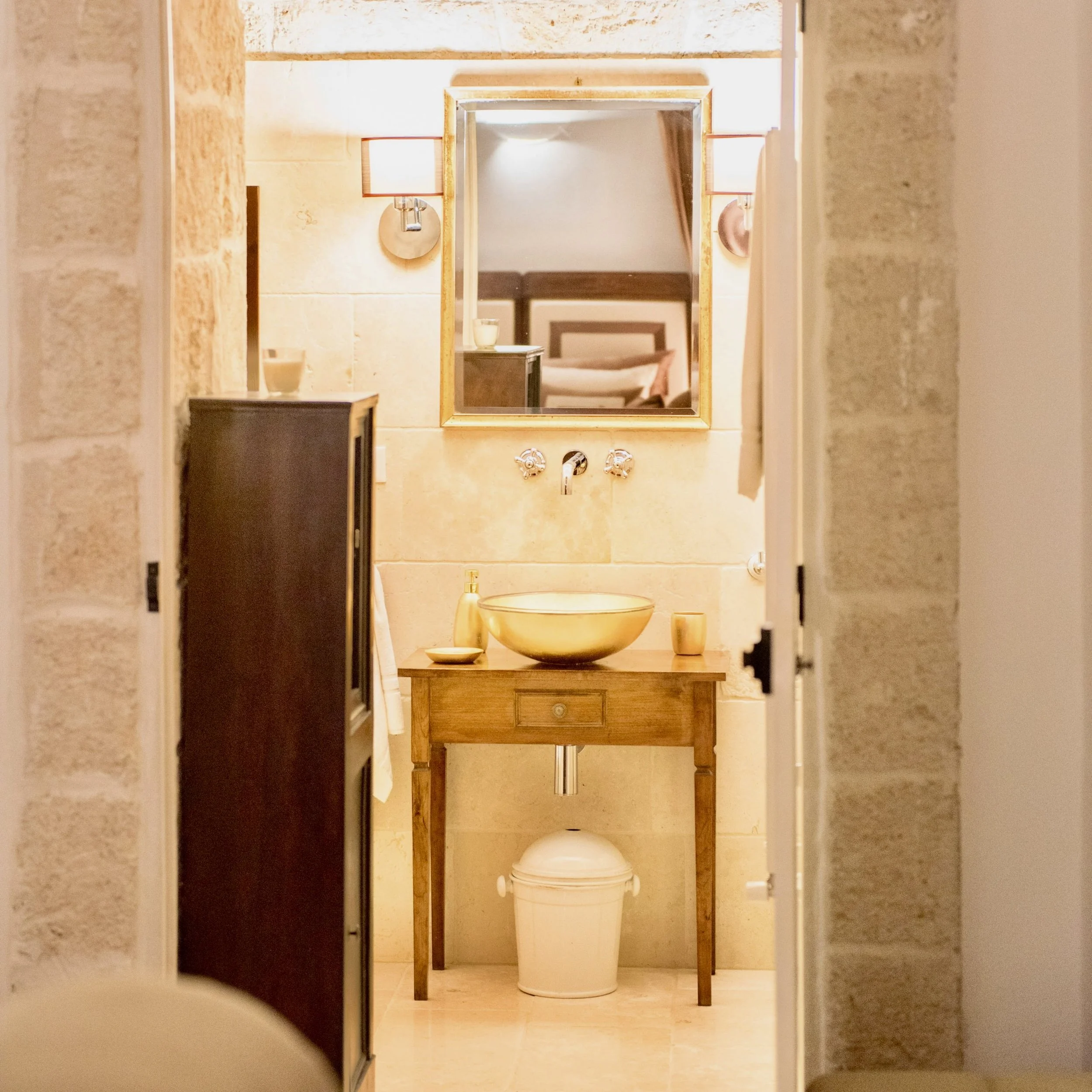 Bagno-gold-suite-scaled-1.jpg