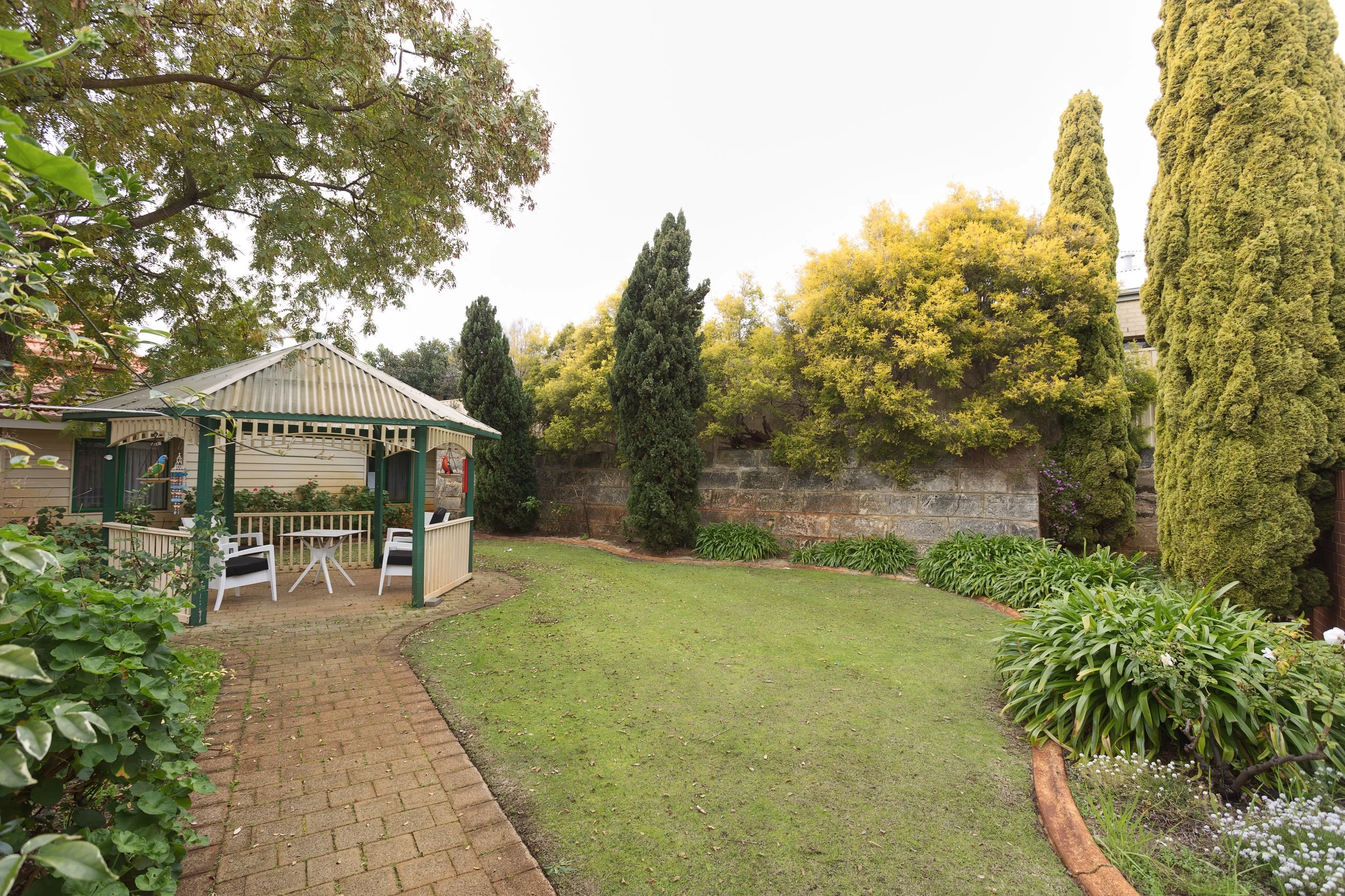 Photography of residents and staff in aged care in Perth western Australia by Still Media