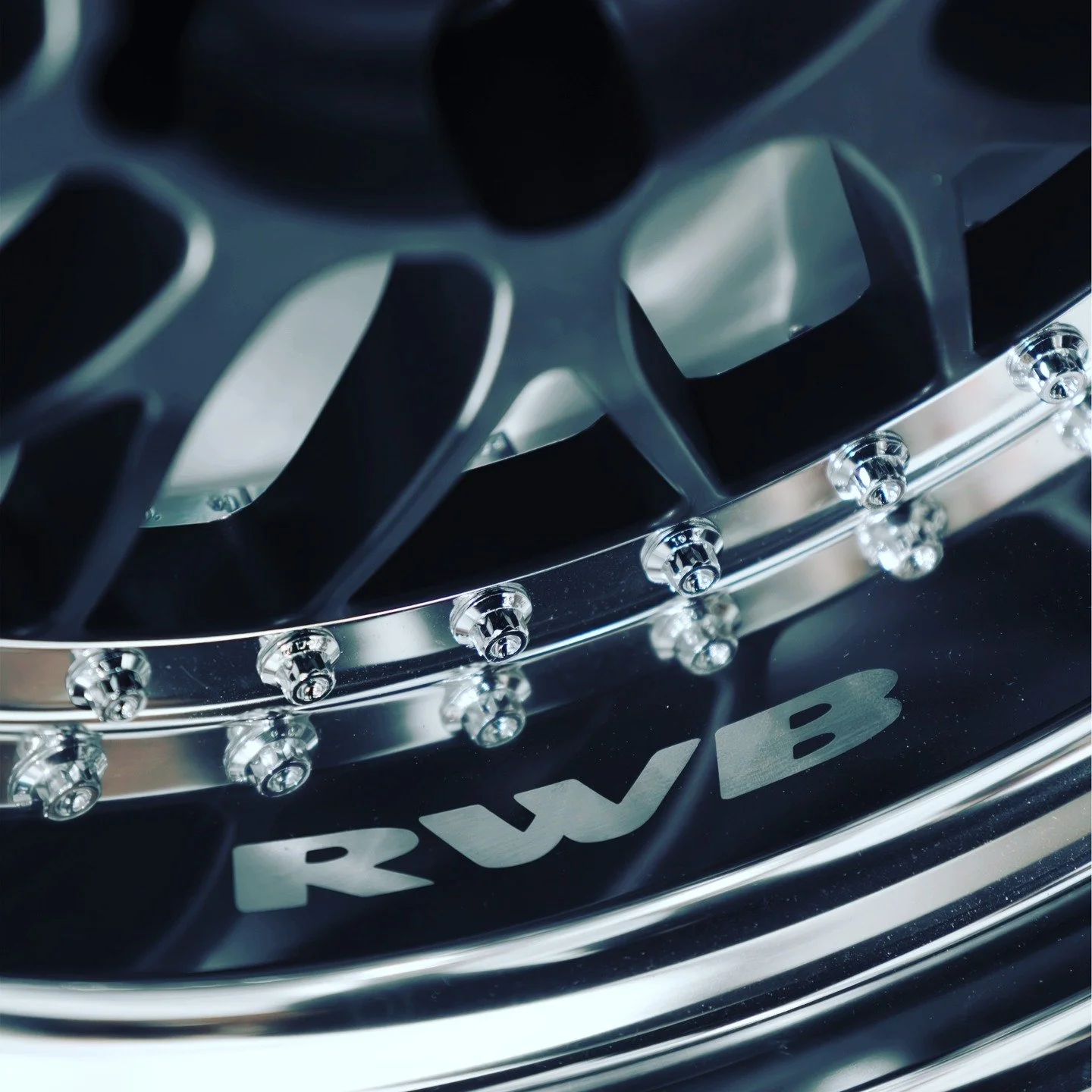 Laser-engraved wheels, finished to perfection, sitting exactly where they belong: on Australia's first RWB 964 build we had the honour of bringing to life back in 2023. 

Nakai-san is back in Australia too, already deep into building even more cars o