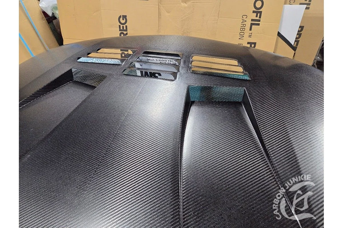 carbon-junkie-ae111-aero-bonnet-04.jpg