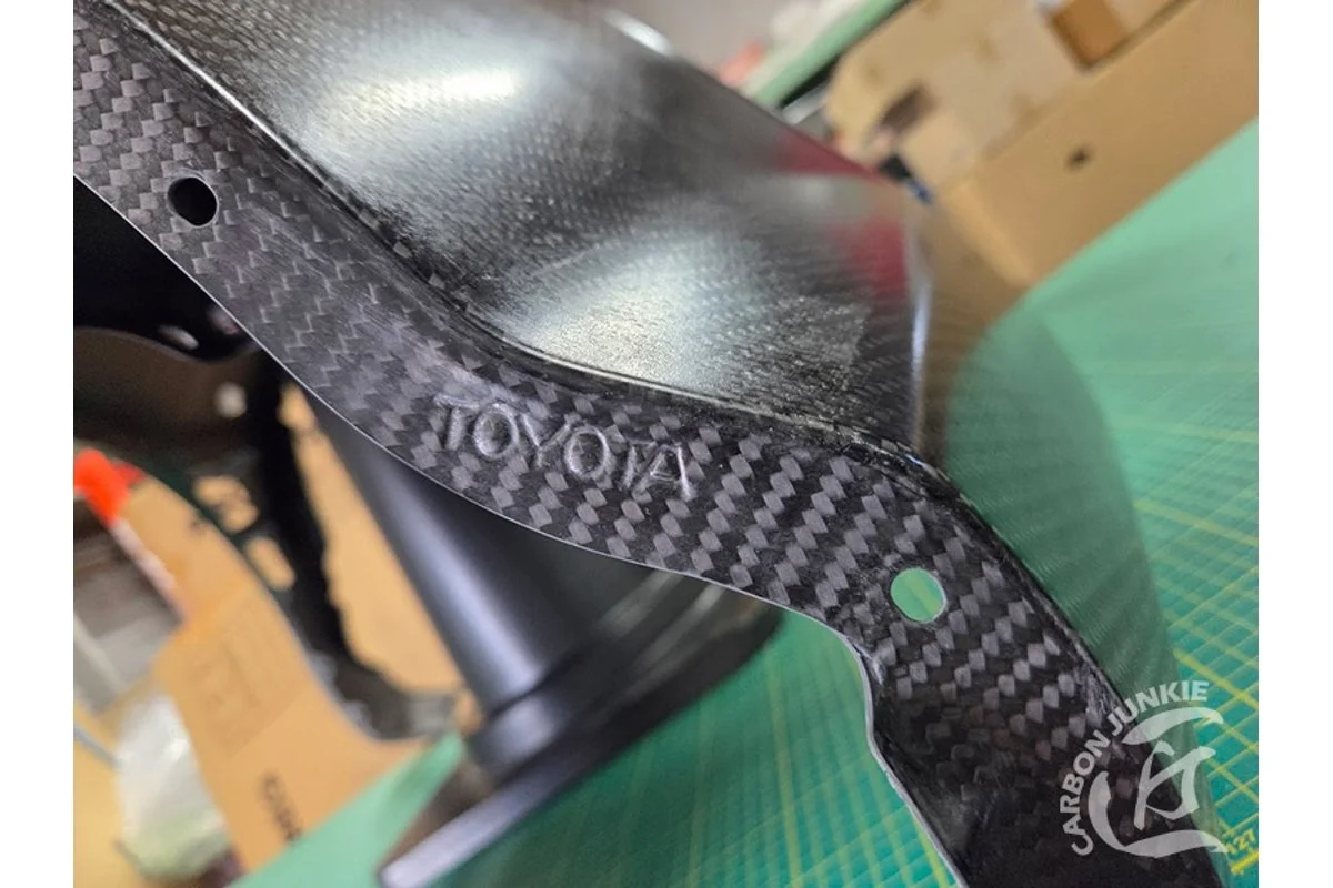 carbon-junkie-st205-front-fenders-06.jpg