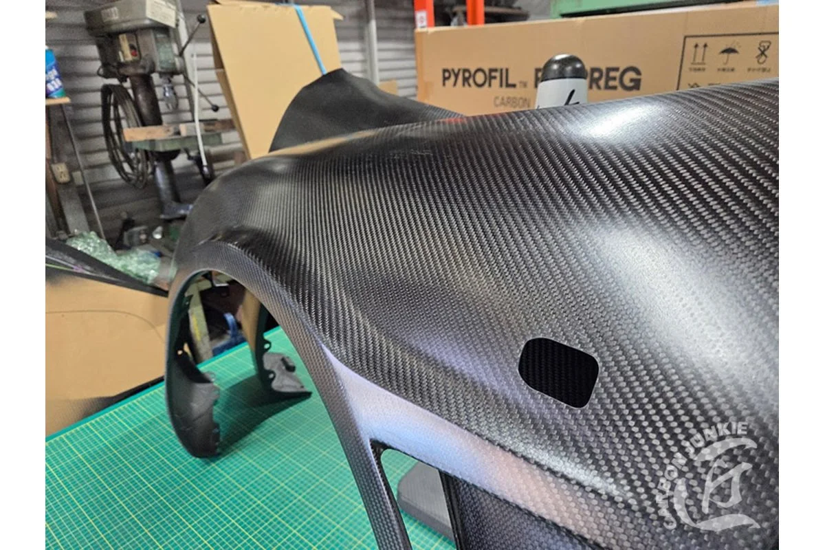 carbon-junkie-st205-front-fenders-03.jpg