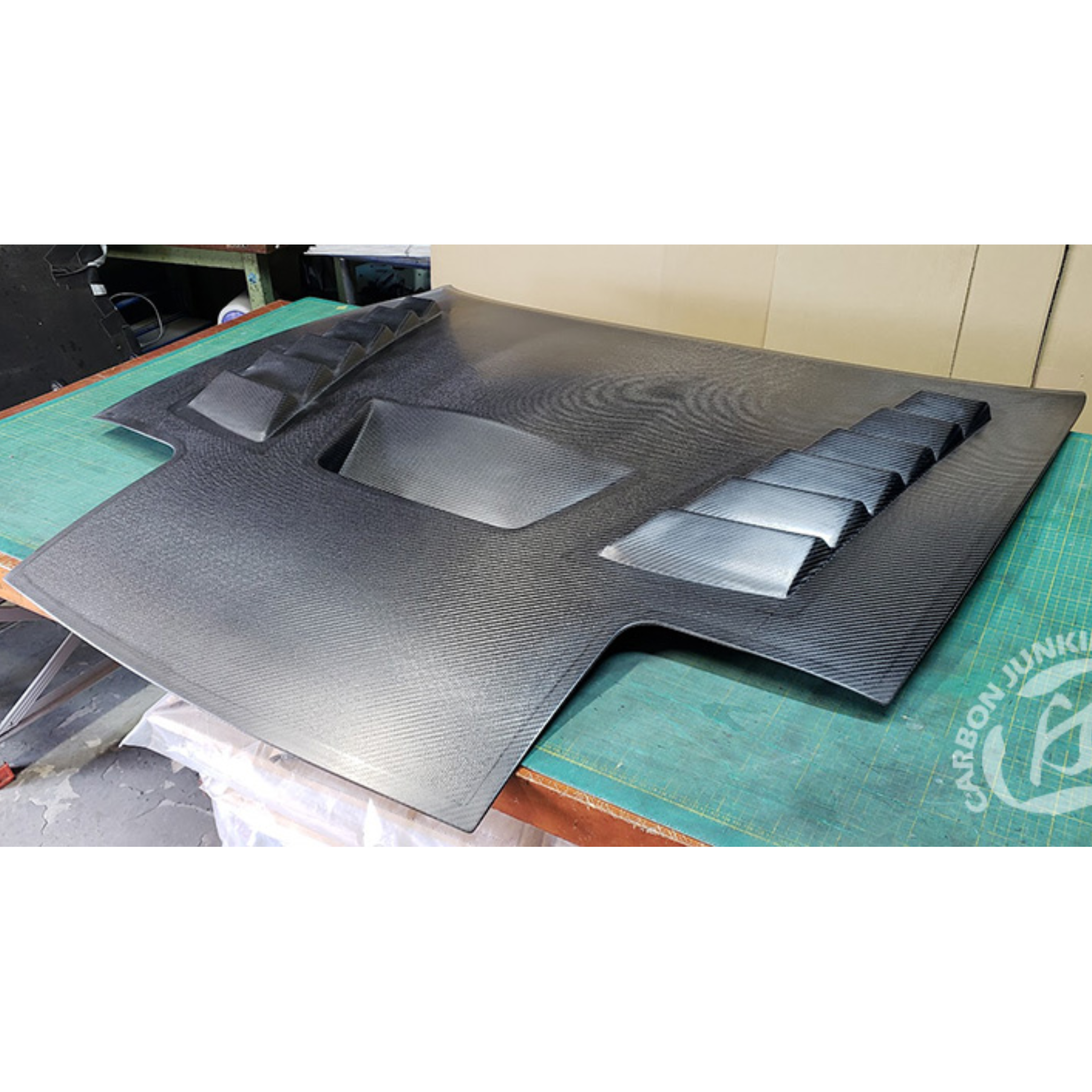 CarbonJunkie MAZDA NA Roadster Aero Bonnet