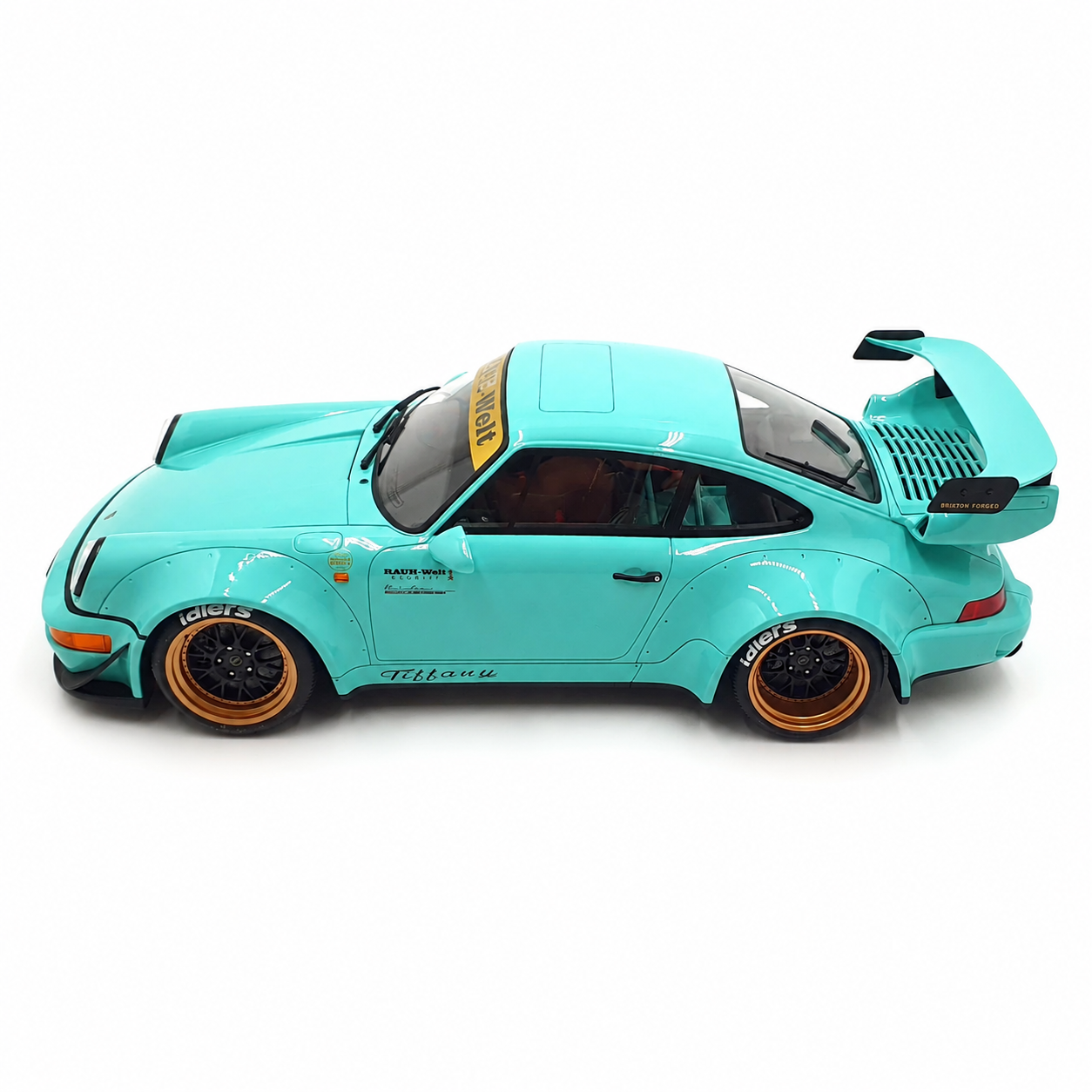 rwb-964-tiffany-blue-02-overhead.png