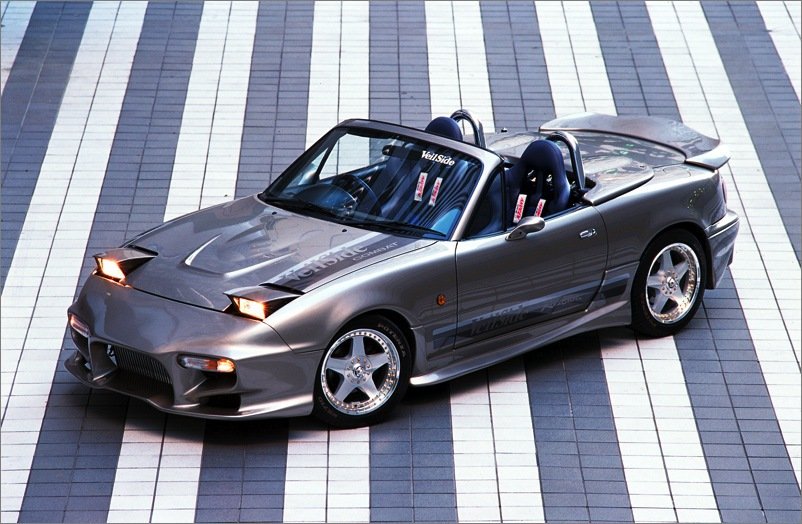 re_ROADSTER_C1_F.jpg