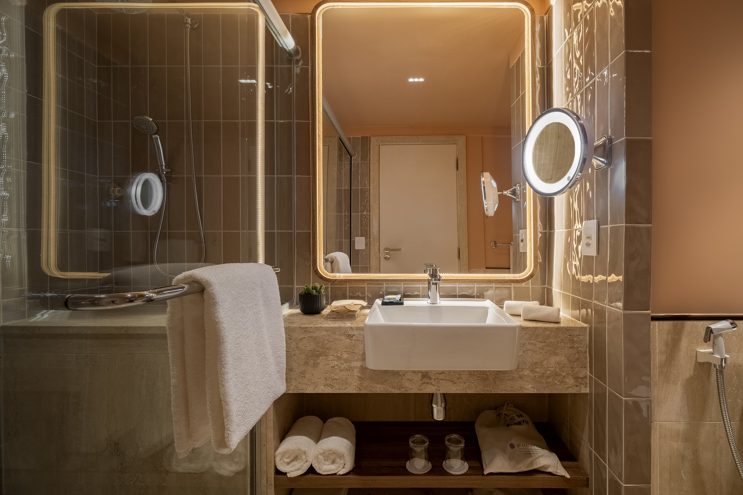 ACCOR_TBF7076.jpg
