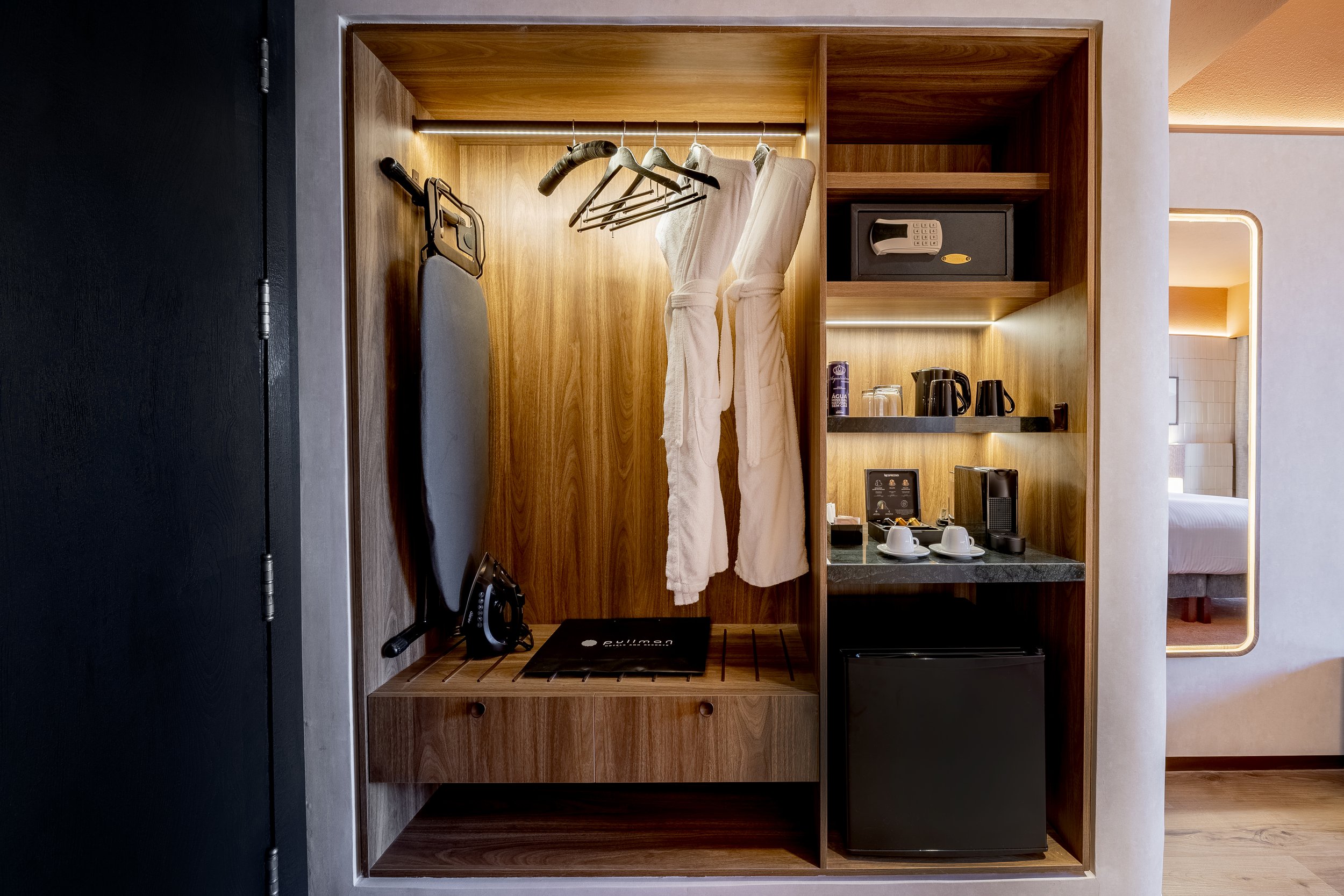 ACCOR_TBF7157.jpg