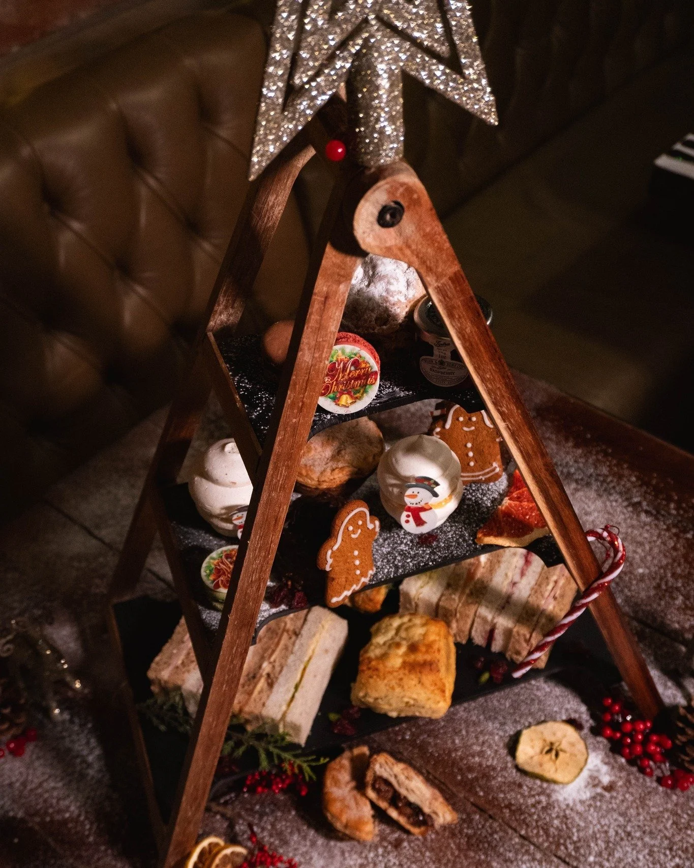 Festive Afternoon Tea 🎅🏻

Celebrate the season with a tower of sweet and savoury treats, from turkey sandwiches to scones and indulgent festive cakes.

Perfect for a Christmas catch-up with friends, family or colleagues.

Available 24th Nov &ndash;