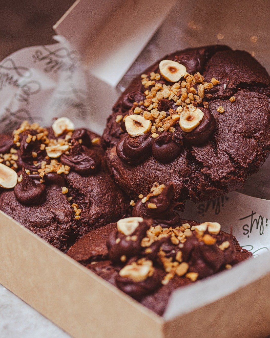 Something sweet to start your week 🍪
Freshly baked, perfectly gooey and just what Mondays need.
Pop into Emily&rsquo;s and treat yourself... because coffee and cookies make everything better ☕

#emilysmorpeth #mondaytreat #freshlybaked #nefoodies