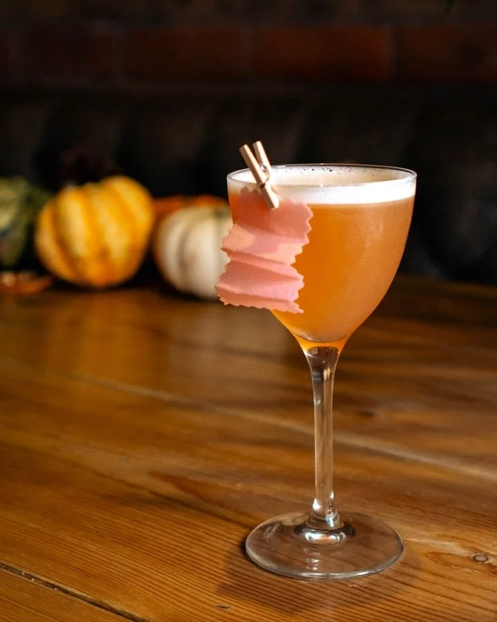 Yuzu Got Me Babe 🍓

A mix of Havana rum, Yuzu sake, strawberry syrup, Fraise, and lime.

🎶 Live DJs all weekend
🎤 Sunday sessions: Dave Ridley 5&ndash;7 &amp; Ash Tustain 7&ndash;9

See you at the bar? 🍸

 #cocktailspotlight #weekendvibes #morpet