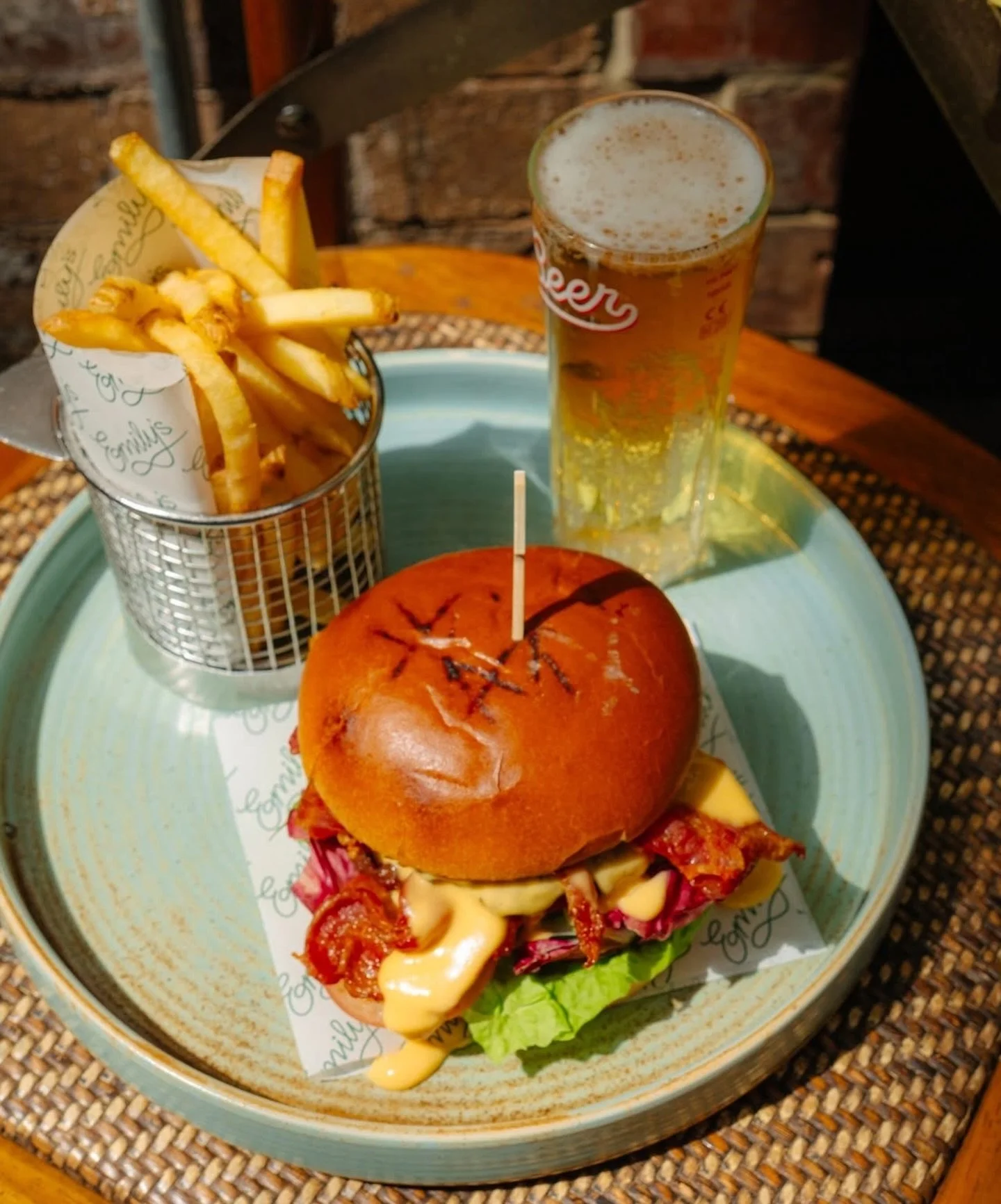 Sunny afternoons and a good burger 😍

Aberdeen Angus Steak Burger 🍔

Smoky streaky bacon, melted cheese, burger sauce, baby gem and dill pickles, served with fries.

On the menu Monday to Saturday, 12&ndash;9pm.

Book your table via link in bio 🔗 
