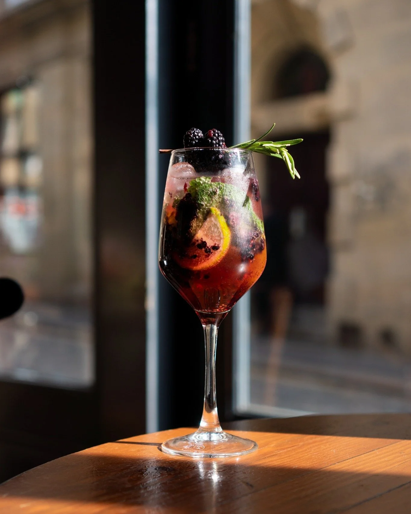 This is how it begins 🍸

St-Germain-ly Yours
Elderflower, blackberry shrub, mint and sparkling ros&eacute;.

A bit lighter, a bit brighter and straight into the weekend 🥳

#cocktails #fridaynight #weekendvibes #elderflower #spritzseason