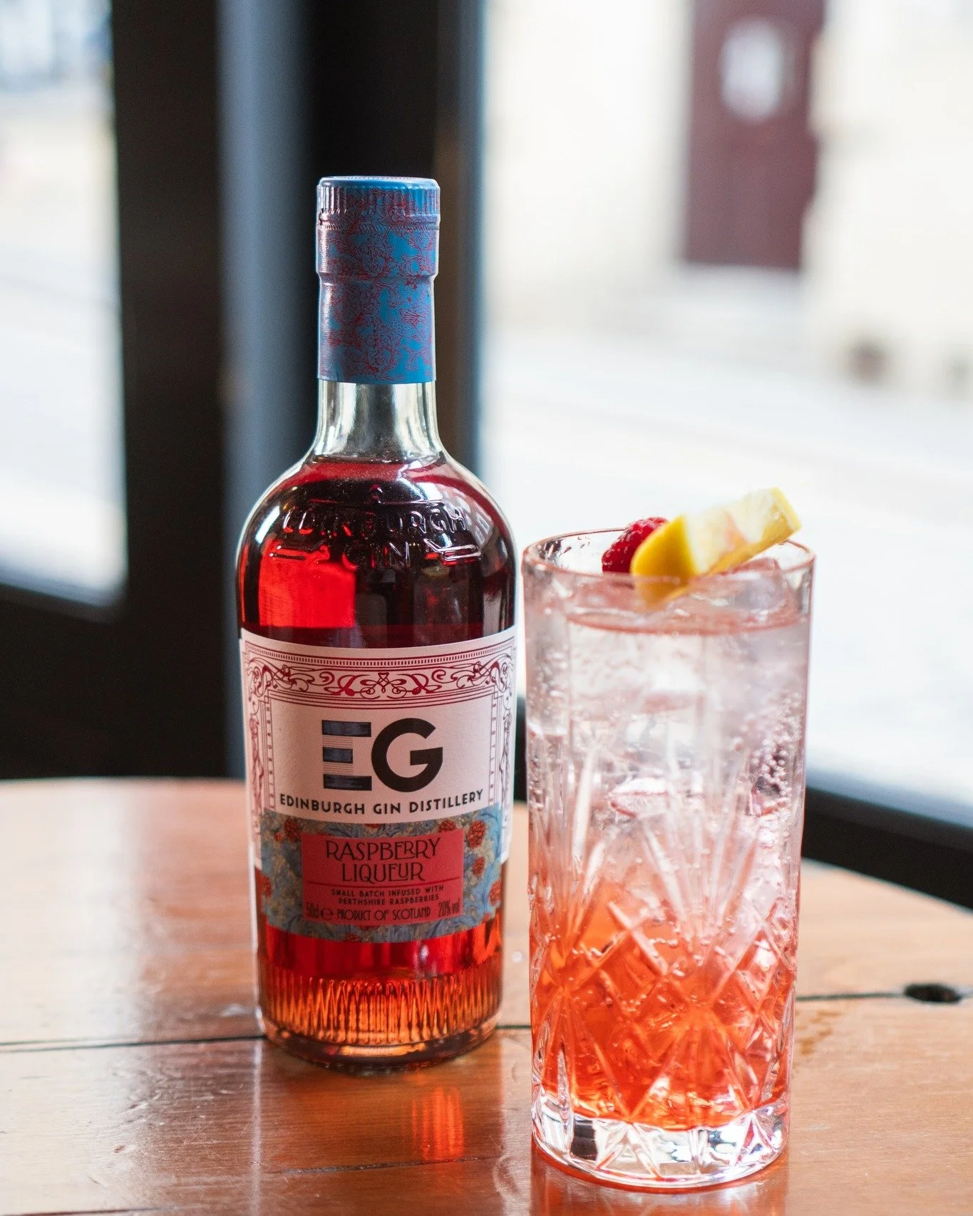 t&rsquo;s a Gin thing ✨ 

To celebrate world Gin day this Saturday, we&rsquo;ve got a delicious selection of Gin special serves running from 11th - 28th June.

Single gin serves for only &pound;6. 

Cheers to that! 🍋

#worldginday #ginlover #ginandt