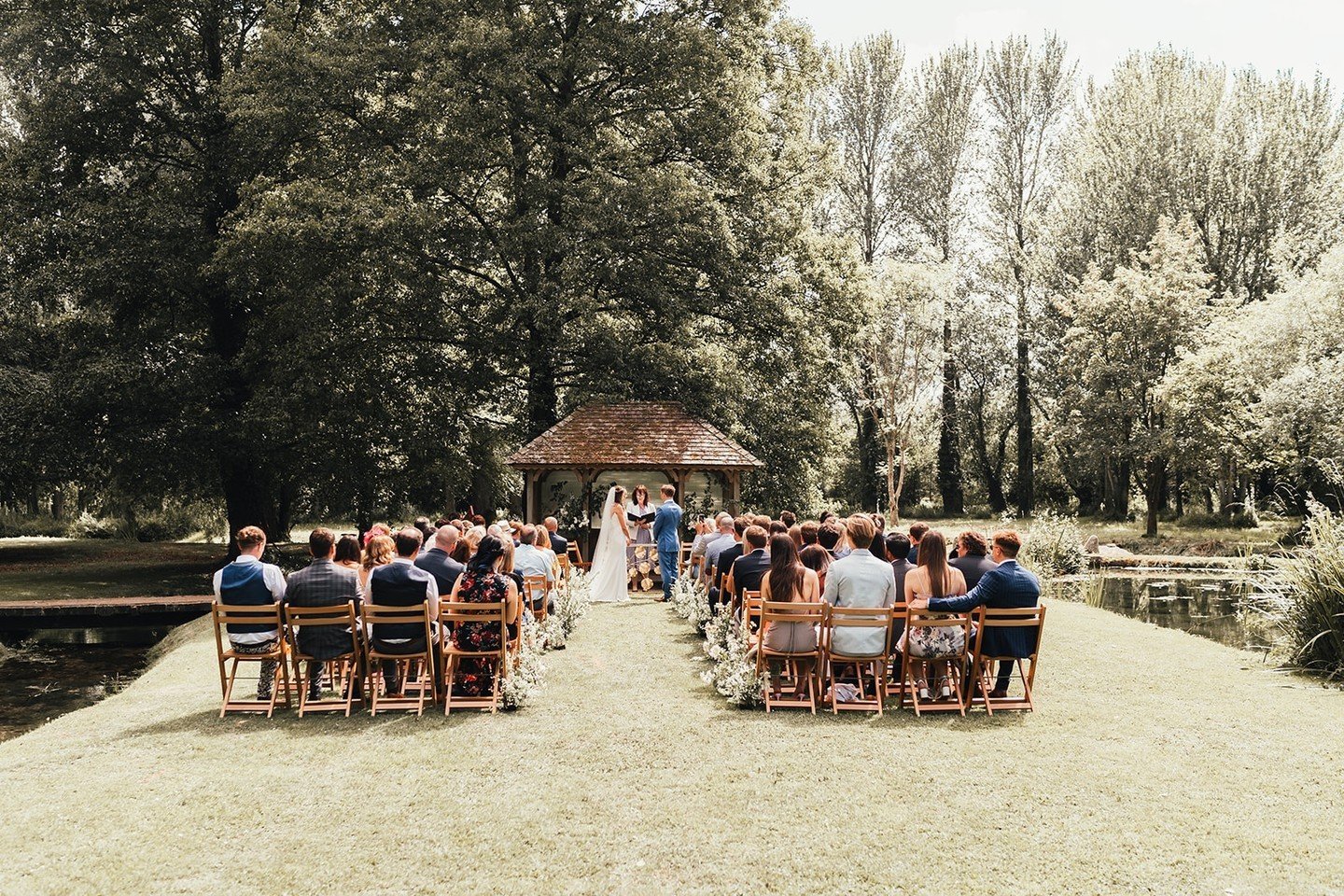 We have to most beautiful spot for your outdoor ceremony. 

Images by @suzyelizabethphotography

#realwedding #cotswold #cotswoldwedding #weddingideas #weddingceremony #ceremony #ido #ourwedding