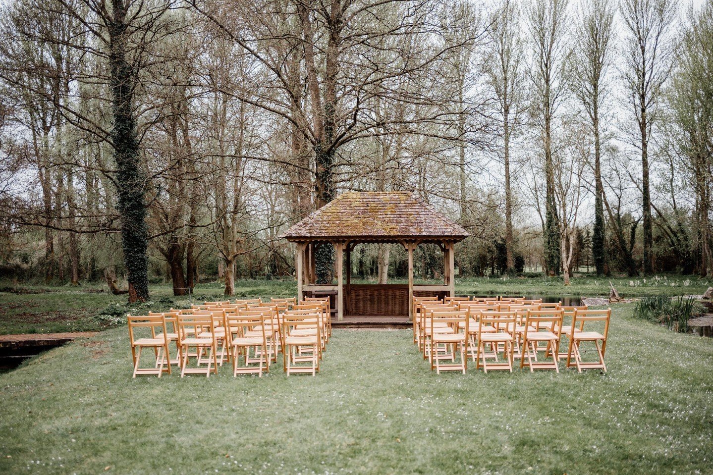 Our outdoor ceremony just waiting for you to dress and style however you feel. 

Images by @tomwyatt.co

Concept and Planning: @tomwyatt.co / @kirstygreat.photo Photography: @tomwyatt.co / @kirstygreat.photo
Venue: @watersedgewedding
On-the-day coord