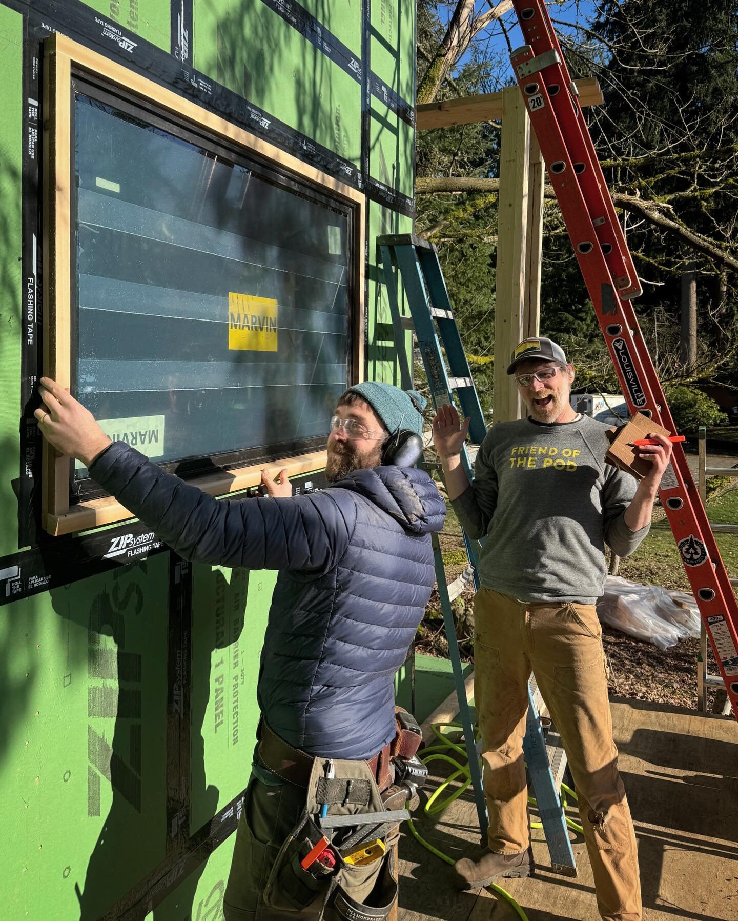 We install a Coravent rainscreen behind our pre-stained, tongue-and-groove cedar siding. This assembly works well on top of the Zip System sheathing. Window trim is pre-assembled before installation.
.
.
#treehouse #woodwork #carpentry #rainscreen #h