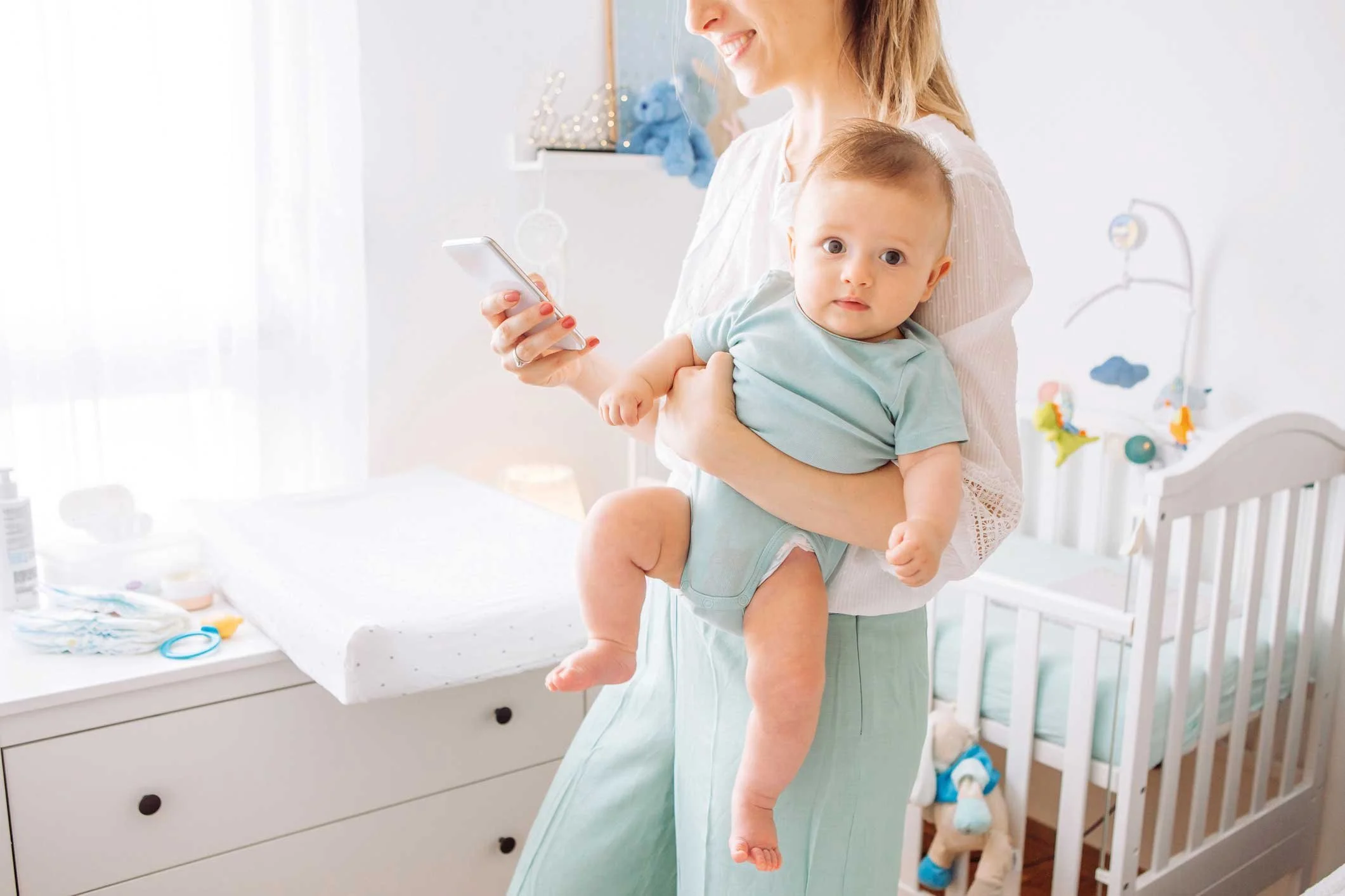 Schaut auf mich, nicht aufs Handy!