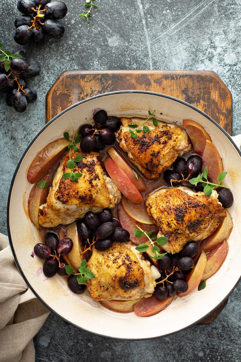 Herbstliches Huhn mit Weintrauben und Birnen