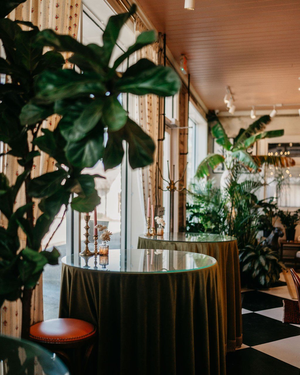 Can you guess how many of these spaces are included in your wedding day rental at The Raymond?

Answer: All of them ✨ and a few more..

The Portico Lounge
Indoor Reception &amp; Ceremony Space
Bridal Suite 
Dressing Room
The Bird Dog Groom's Suite 
R