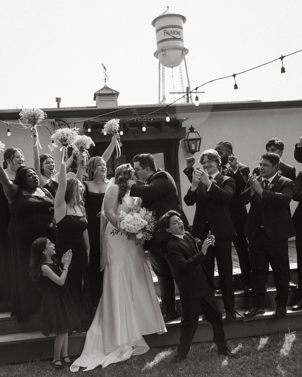 Some of the sweetest memories are made in the in-between moments&mdash;walking the property with your bridal party, surrounded by The Raymond&rsquo;s historic charm. 
. 
Sweet and lovely photos by Nicole Schuler ❤️
Let's celebrate 🥂
www.theraymondve