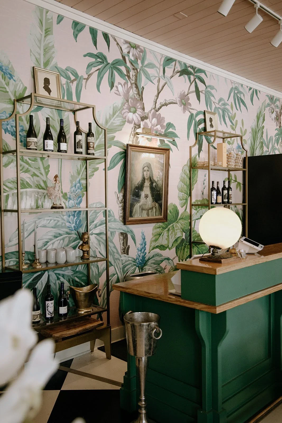 Engagement season is basically here which means Pinterest boards everywhere are about to pop off.
Just remember: the right venue doesn&rsquo;t just hold your wedding&mdash;
it elevates every detail you put inside it.
.
Let's Celebrate ✨
www.theraymon