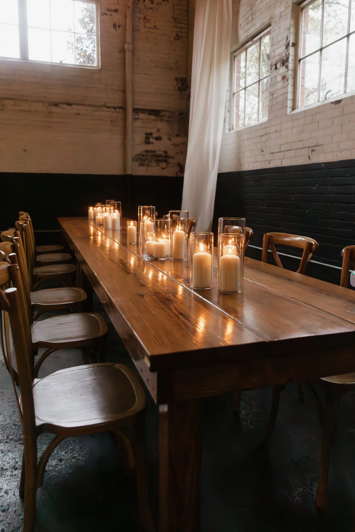 A quiet kiss, a few snapshots, candlelight waiting for the night ahead. ✨
These are the little in-between moments that made Nikki and Nathan's wedding so genuine and lovely. 
.
Planner/Florals @gavinsnyderevents  @evergreenbygse 
Photos by @kelly.nev