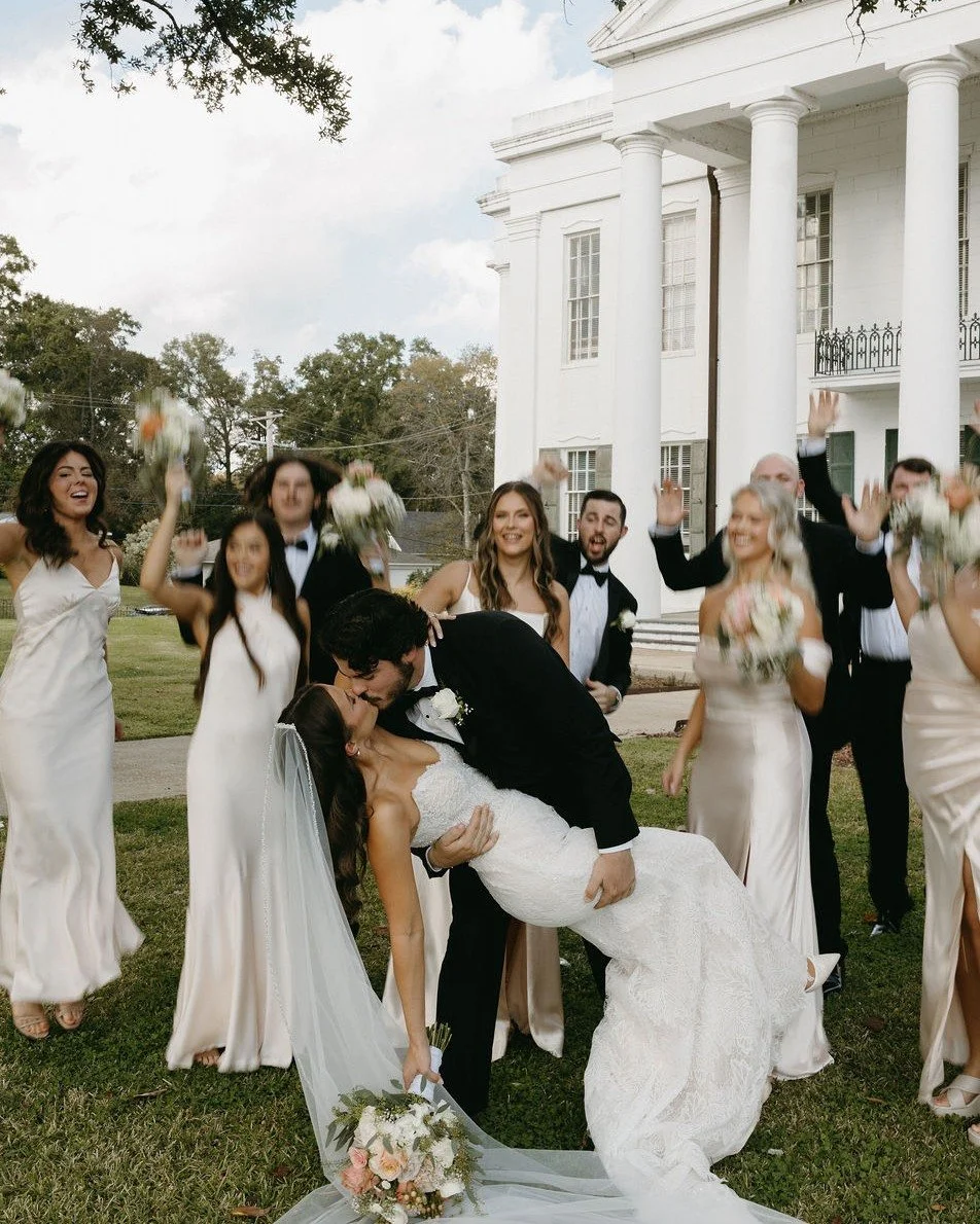 Relaxed, refined, and surrounded by the people who matter most. A wedding day lived fully and beautifully from beginning to end. ✨
.
Captured by Nicole Schuler Photography