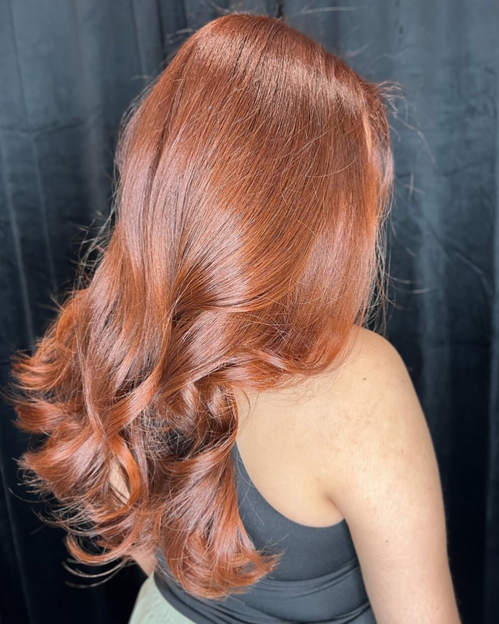 😮&zwj;💨Coming in HOT 🔥
Auburn hair color definitely has its place at The Ch&iacute;c House ALL 365 days of the year! 

✨Hair Artist: Zee

To reserve an appointment or consultation visit us on our website. We look forward to serving you!

www.lechi