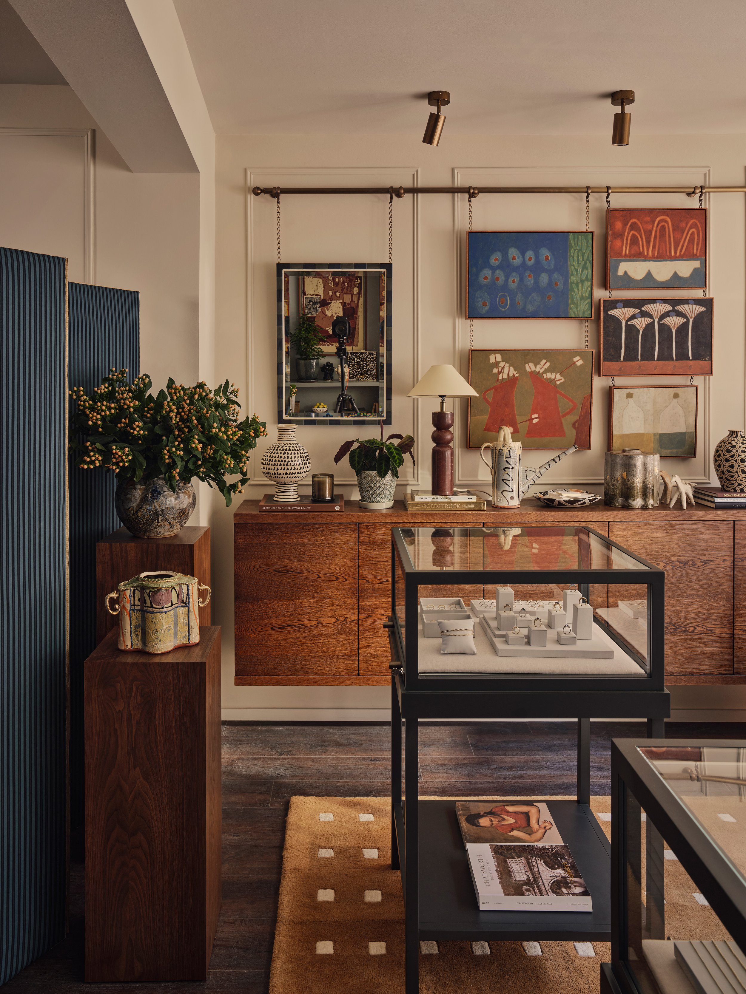 Layered textures, curated artwork, and bespoke cabinetry in residential-inspired interior
Interior design London
Interior Design UK
Top 100
Top 101
Residential interior designers
Best interior designers in London
Primeresi 
House and Garden 
Elle Dec