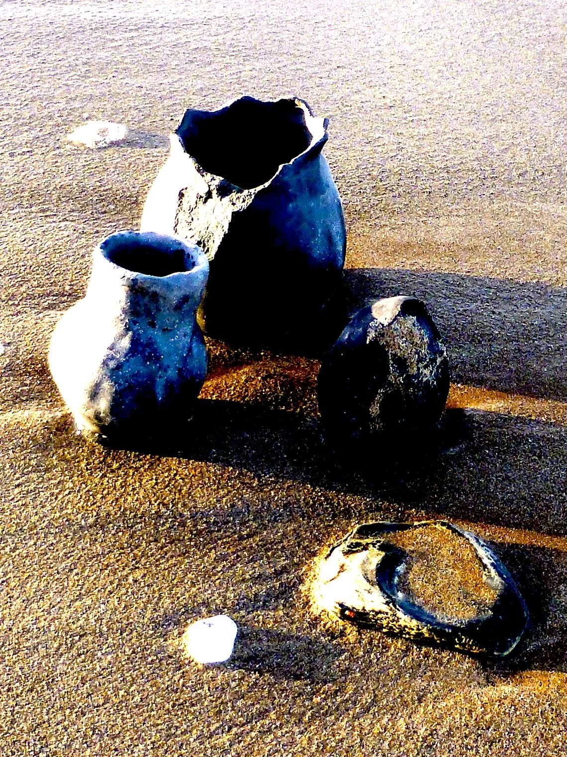 Beach Pots - linear light xtsm.jpg