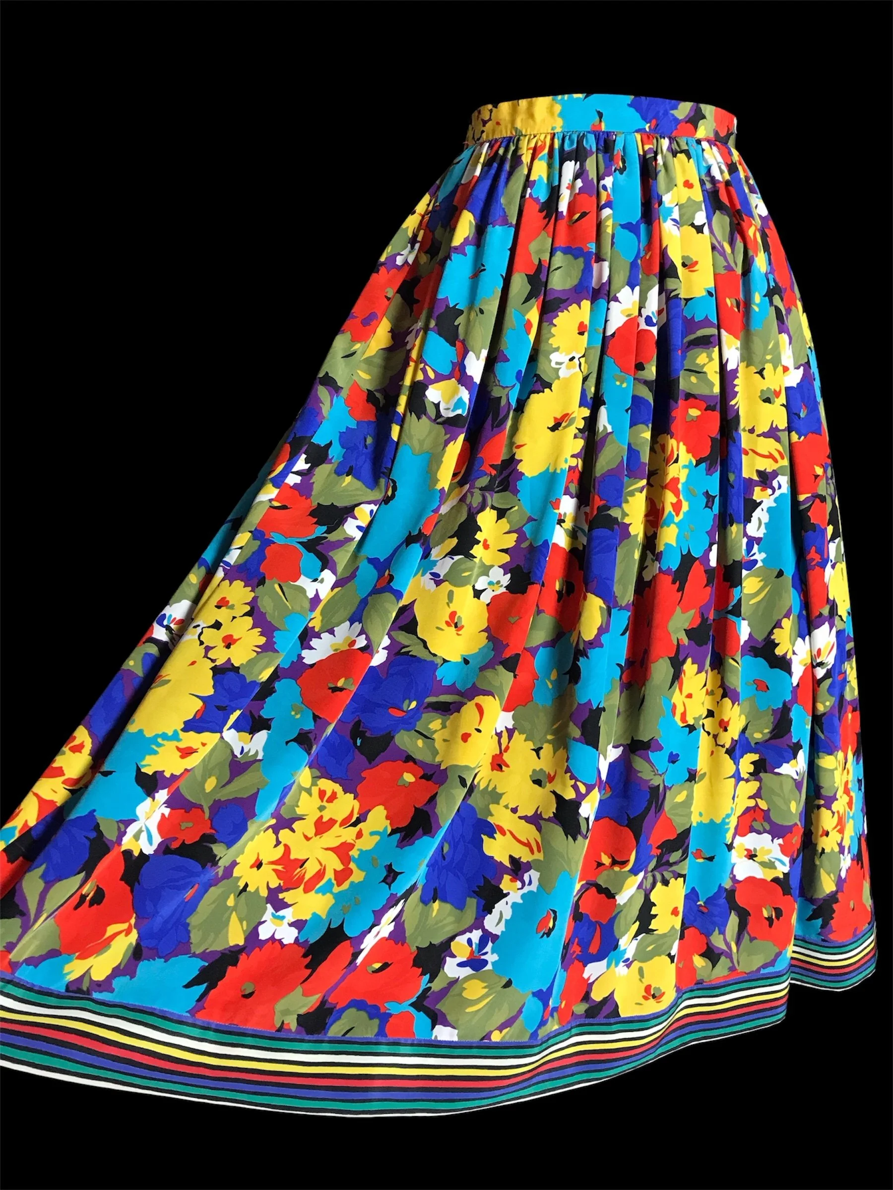 Jaeger Florals and Rainbows Skirt 🌈