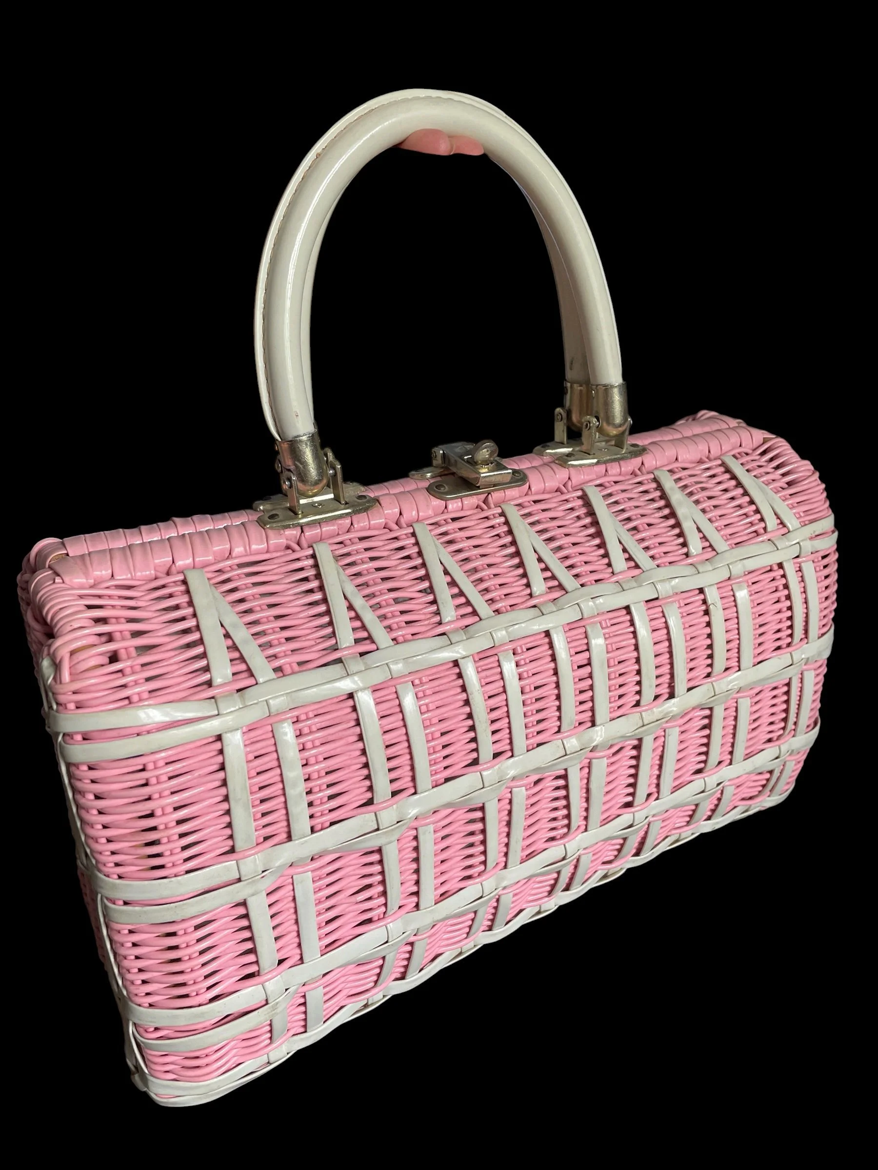 1950s Baby Pink Wicker Handbag 🌸