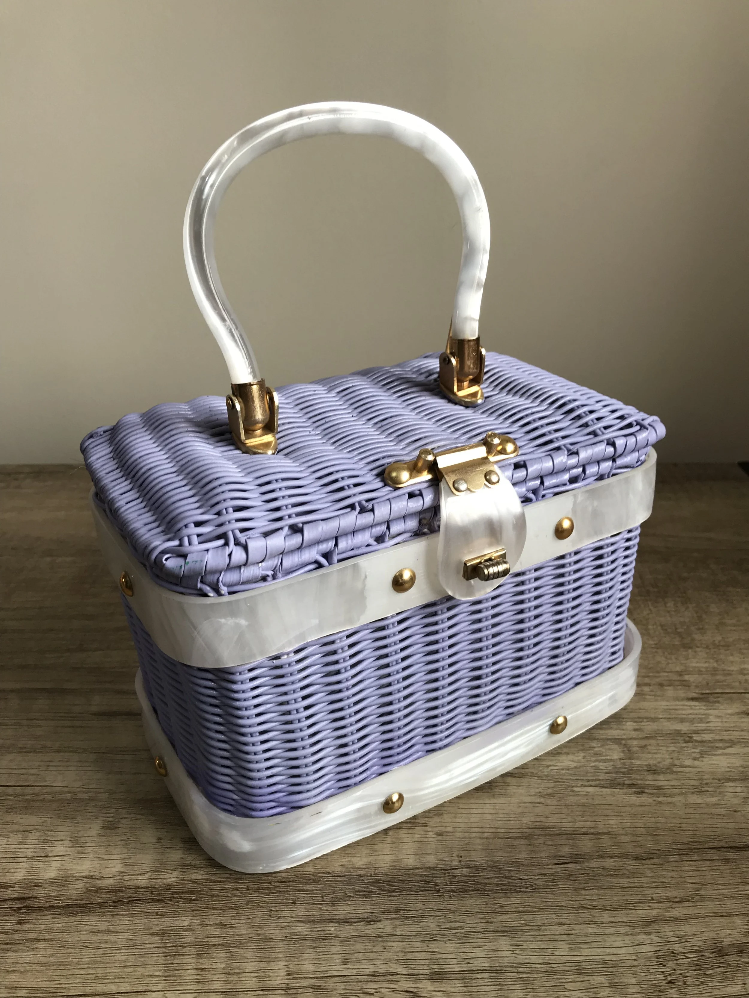 1950s Stylecraft Miami Lilac Wicker Lucite handbag 💜
