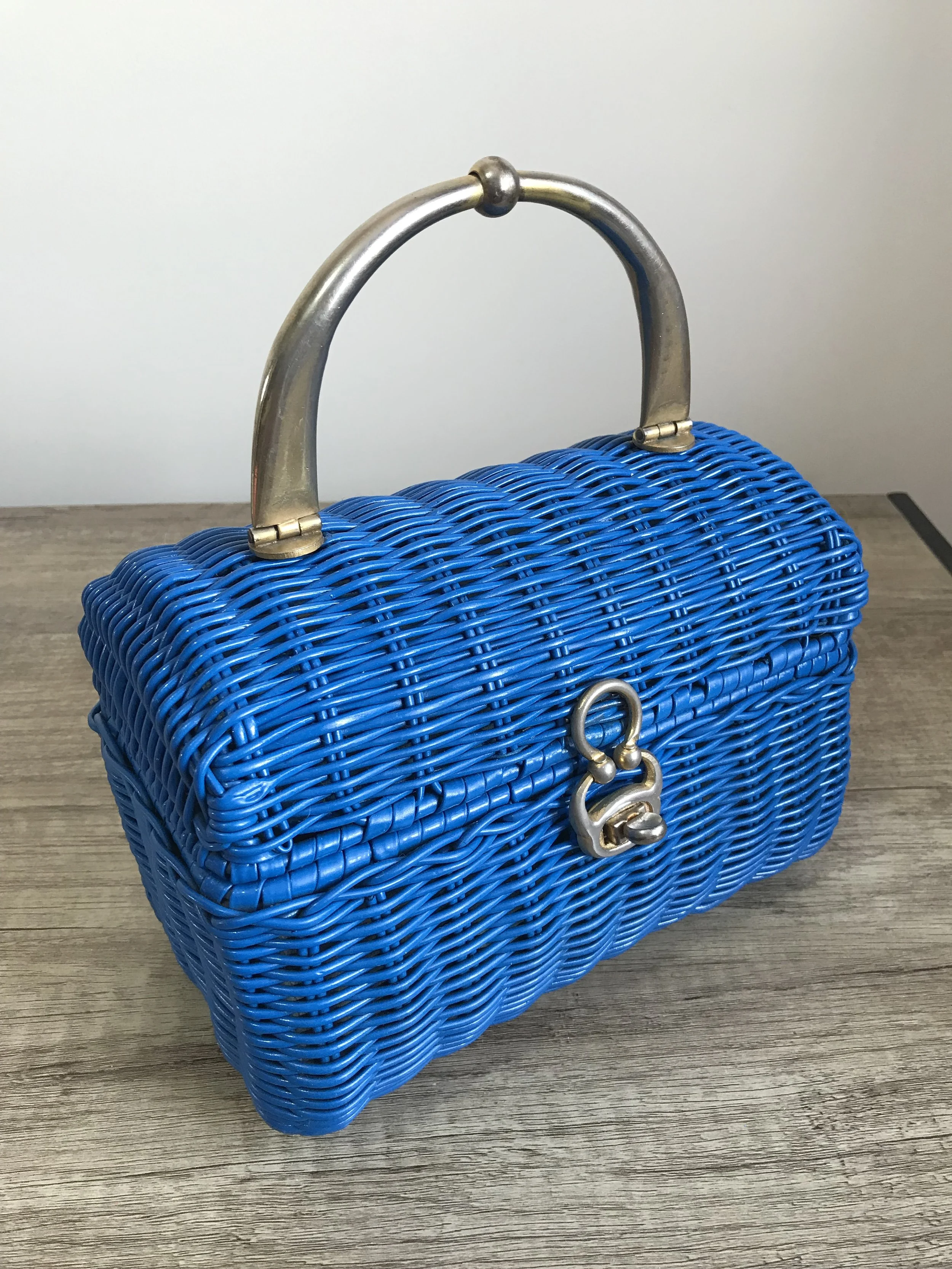 Vintage Blue Wicker Handbag 💙