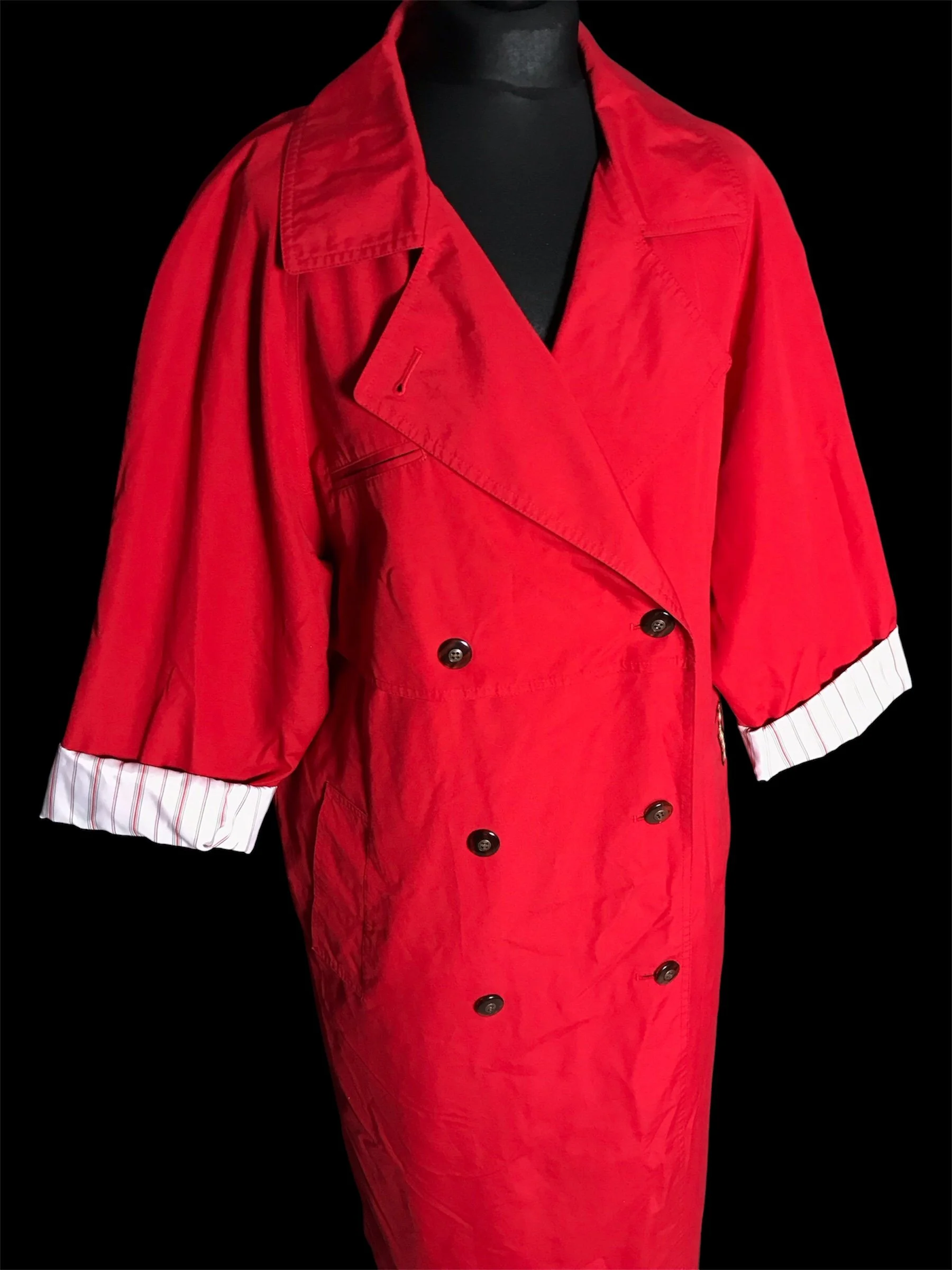 1980s Red Trenchcoat ❤️