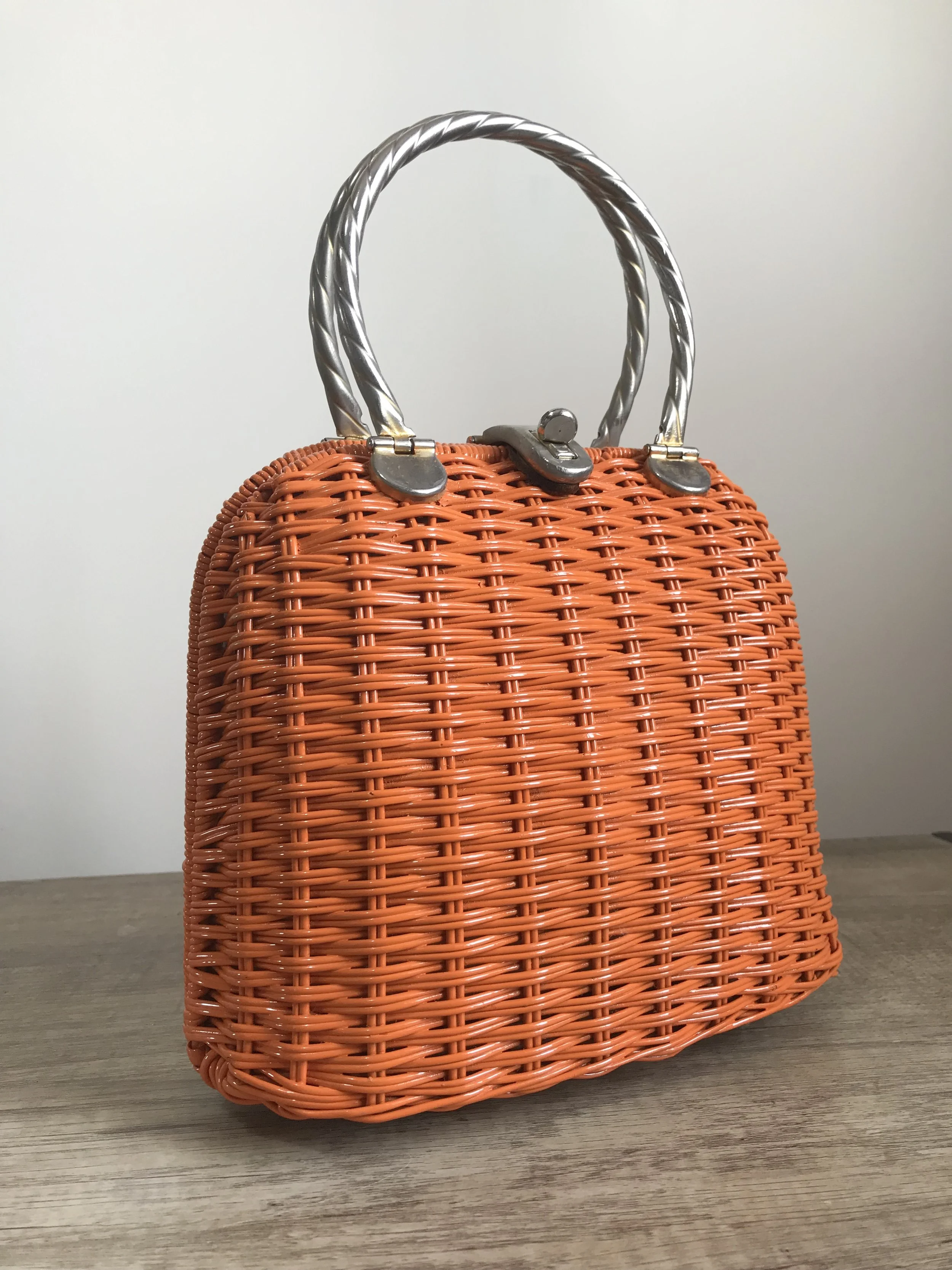 Vintage Orange Wicker Handbag 🧡