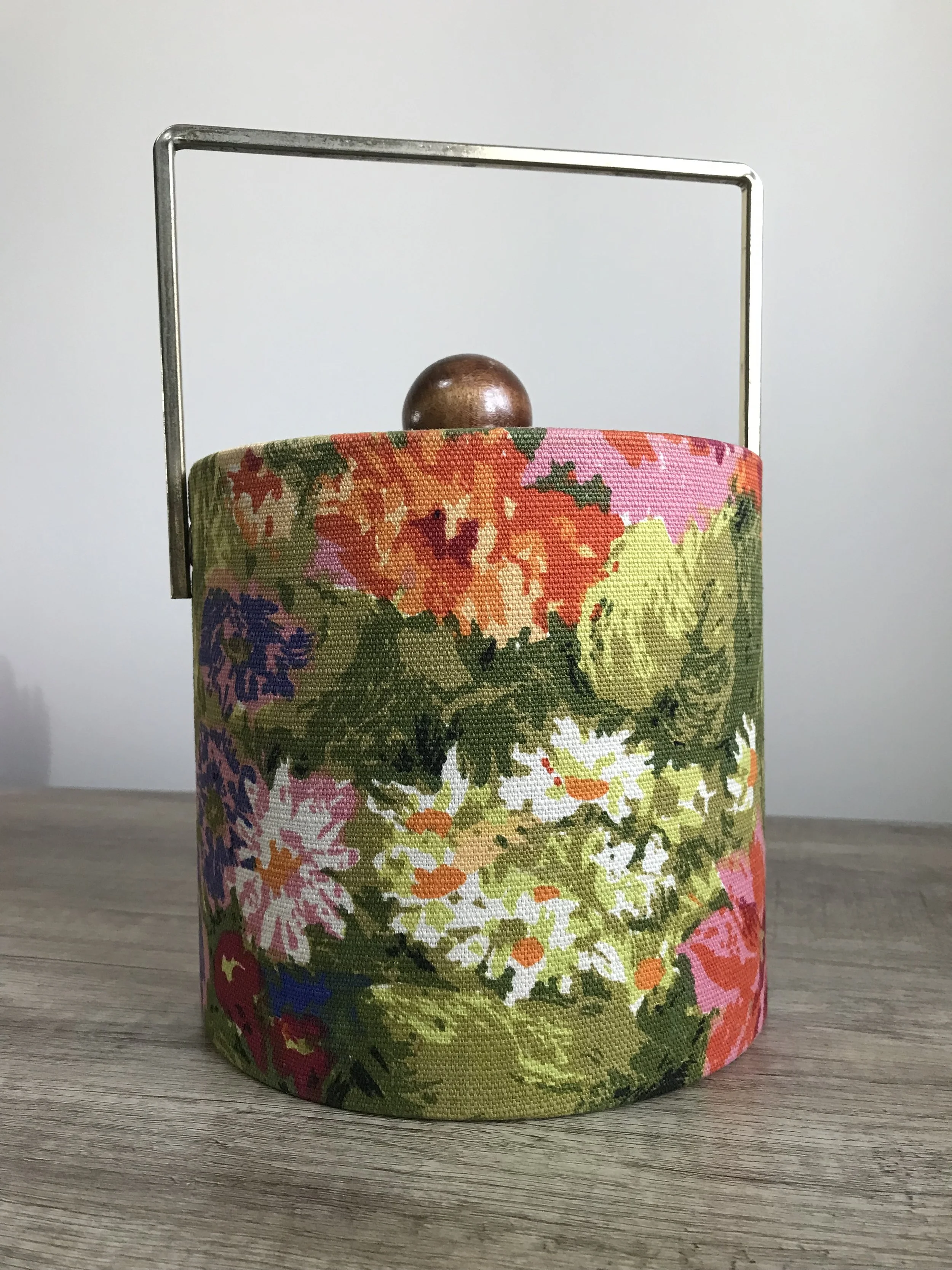 Vintage 1960s Floral Daisy Ice Bucket 🌺