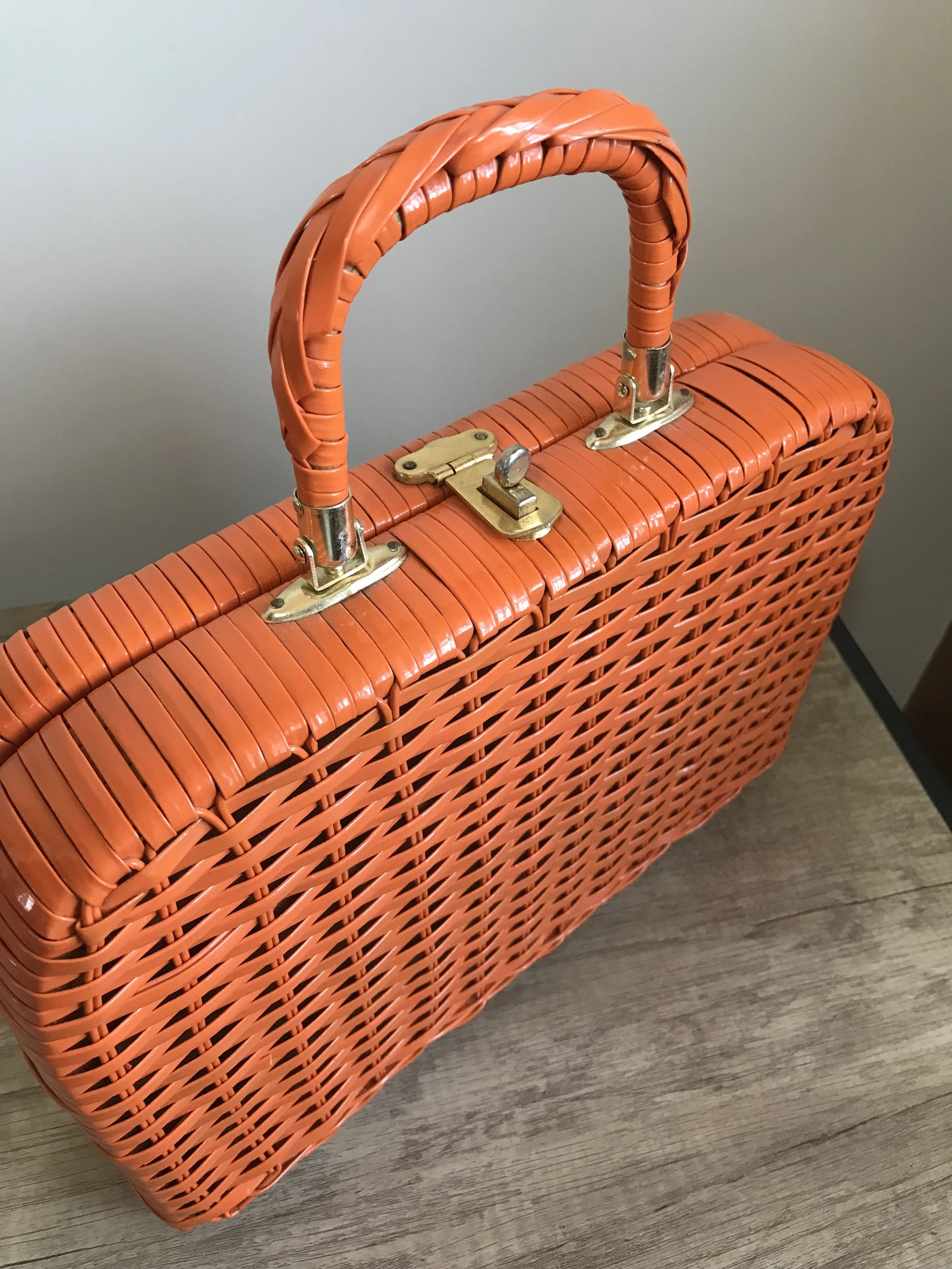 1960s Orange Wicker Handbag 🧡