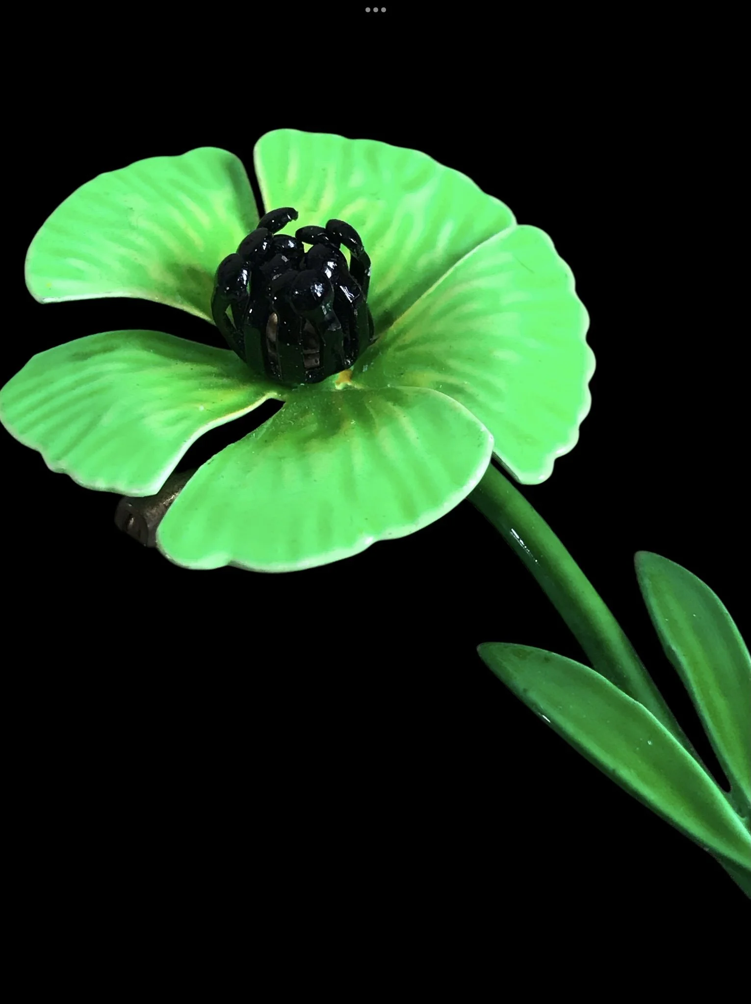 1950s Green Enamel Flower Brooch 💚