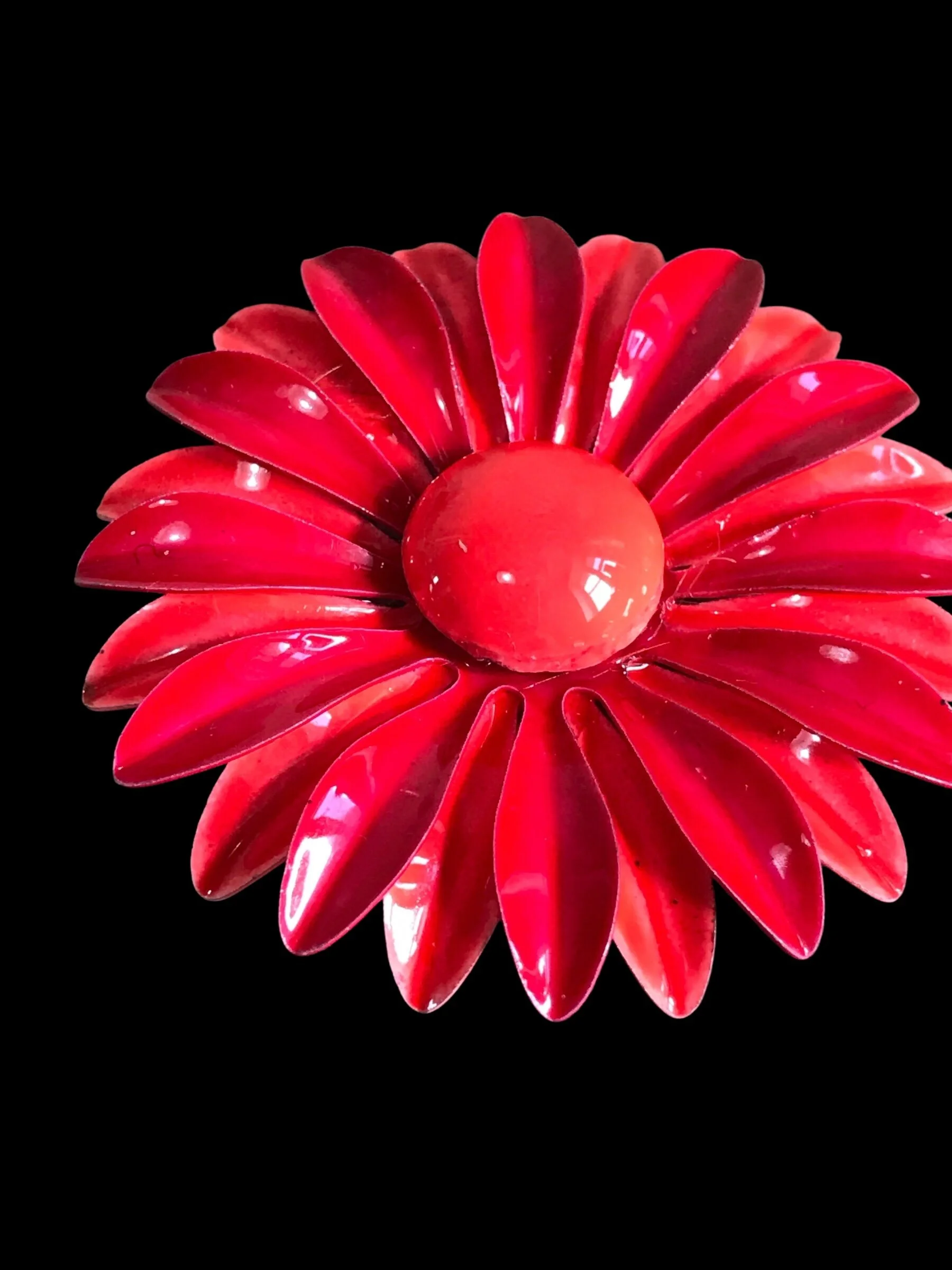 Red Enamel Flower Brooch 🍅