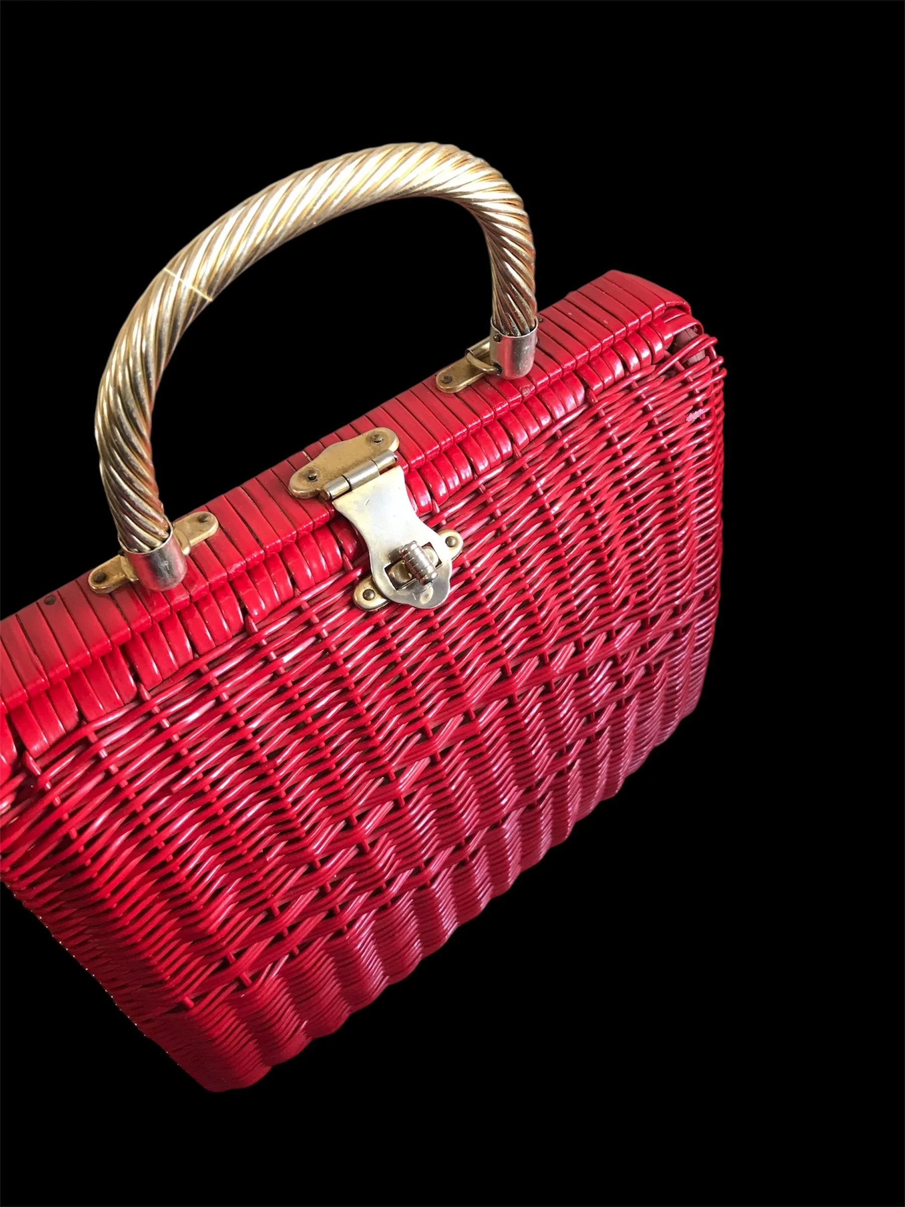 1960s Red Wicker Handbag ❤️