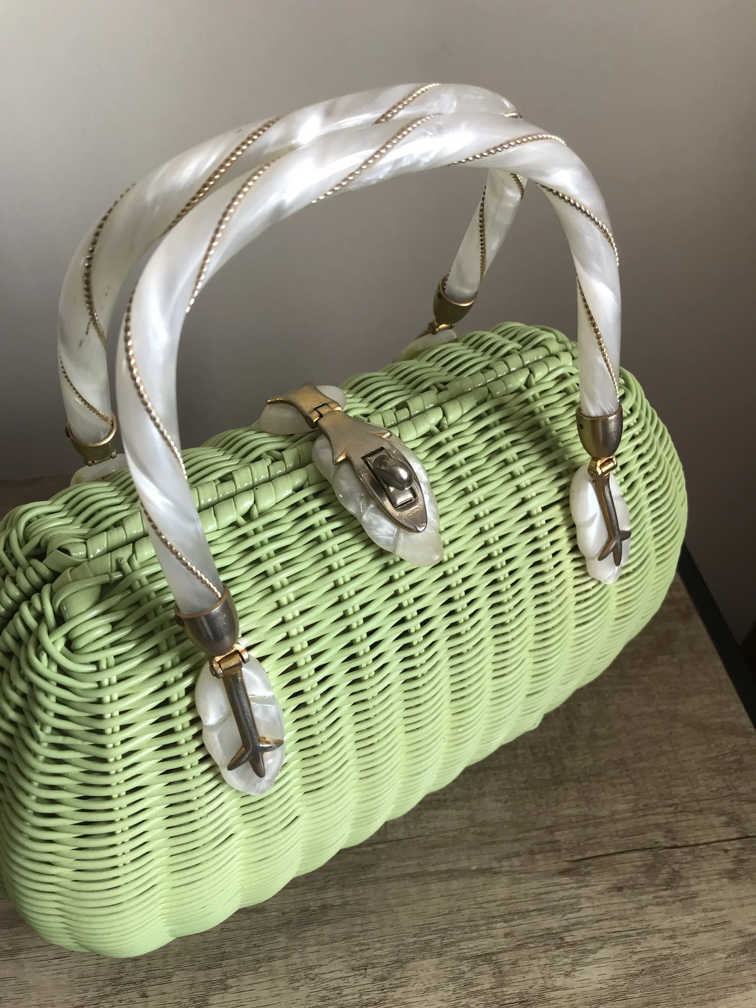 Vintage 1950s Apple Green Handbag 🍏