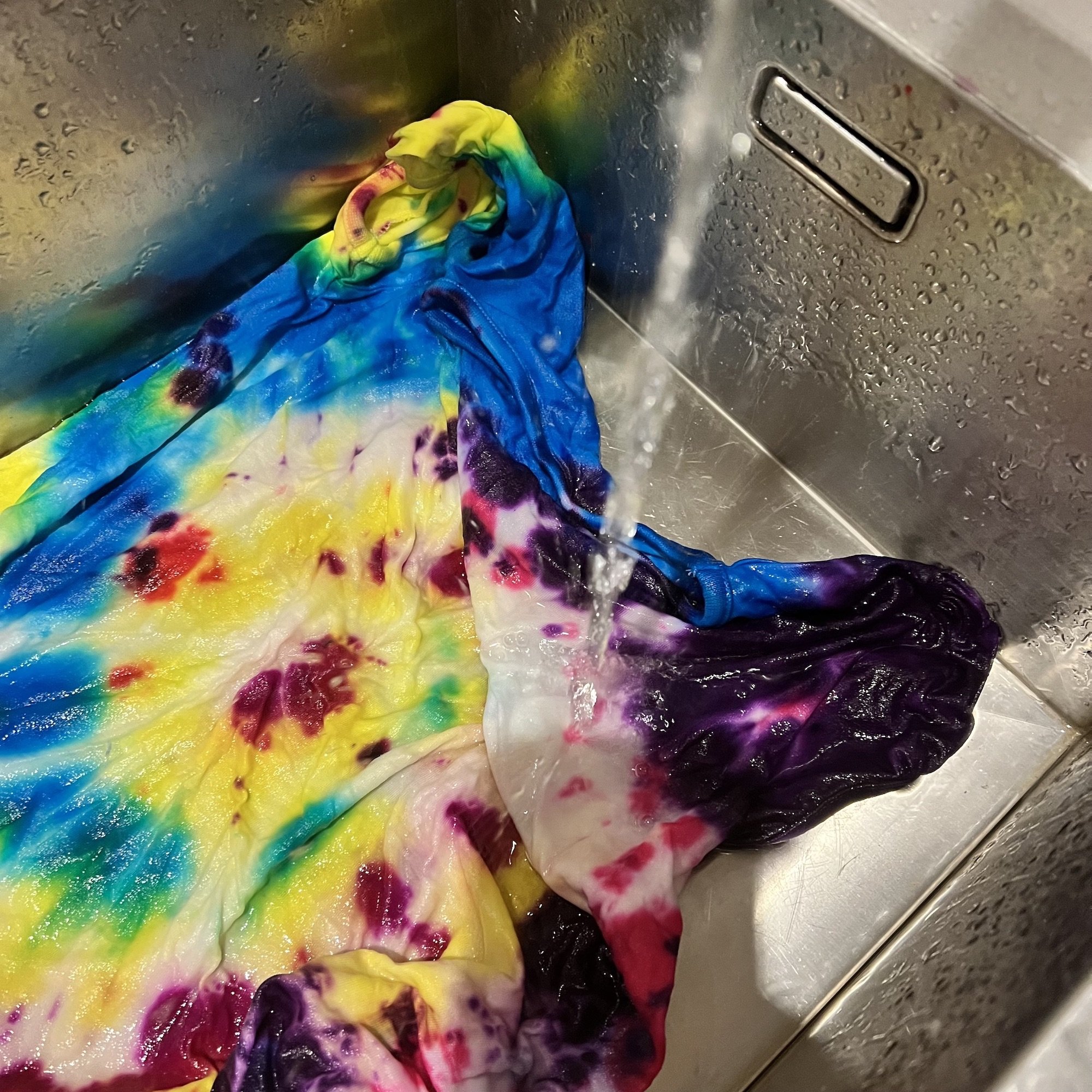 Tie-Dye-Rinse-Sarah-Ransome-Art.jpg