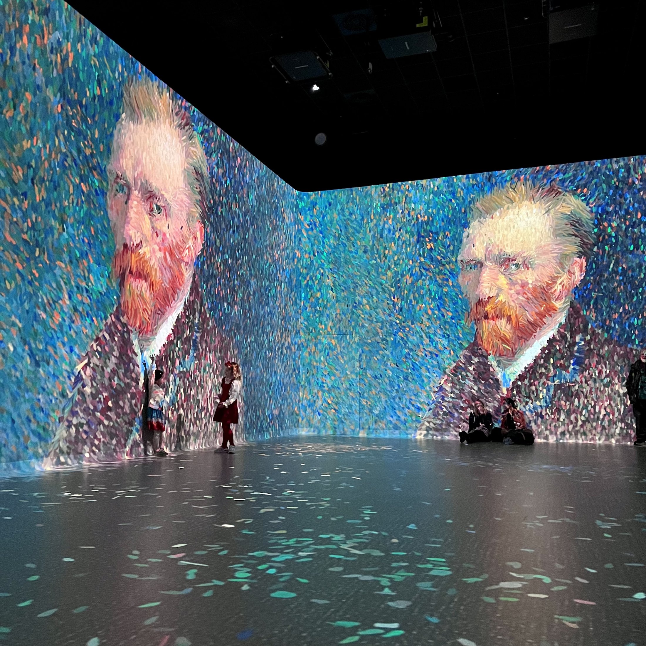 Frameless Art Exhibition - Van Gogh Projections