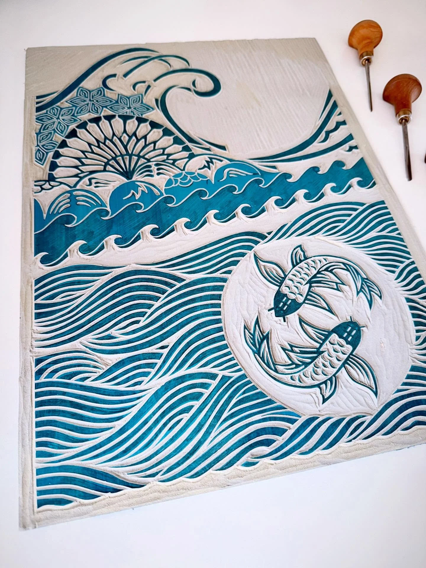 I&rsquo;ve finished carving my Japan-inspired A3 Lino print 🎉 It&rsquo;s taken a while, carving a little at a time, pleased I got there in the end. 

#japan #kyoto #tokyo #lino #linoprint #artwork #printmaking #printmakersofinstagram
#handprinted #h